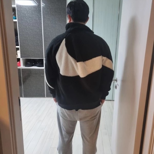 Nike Big Swoosh Full Zip Jacket Black Sail 착용 스타일 - 1