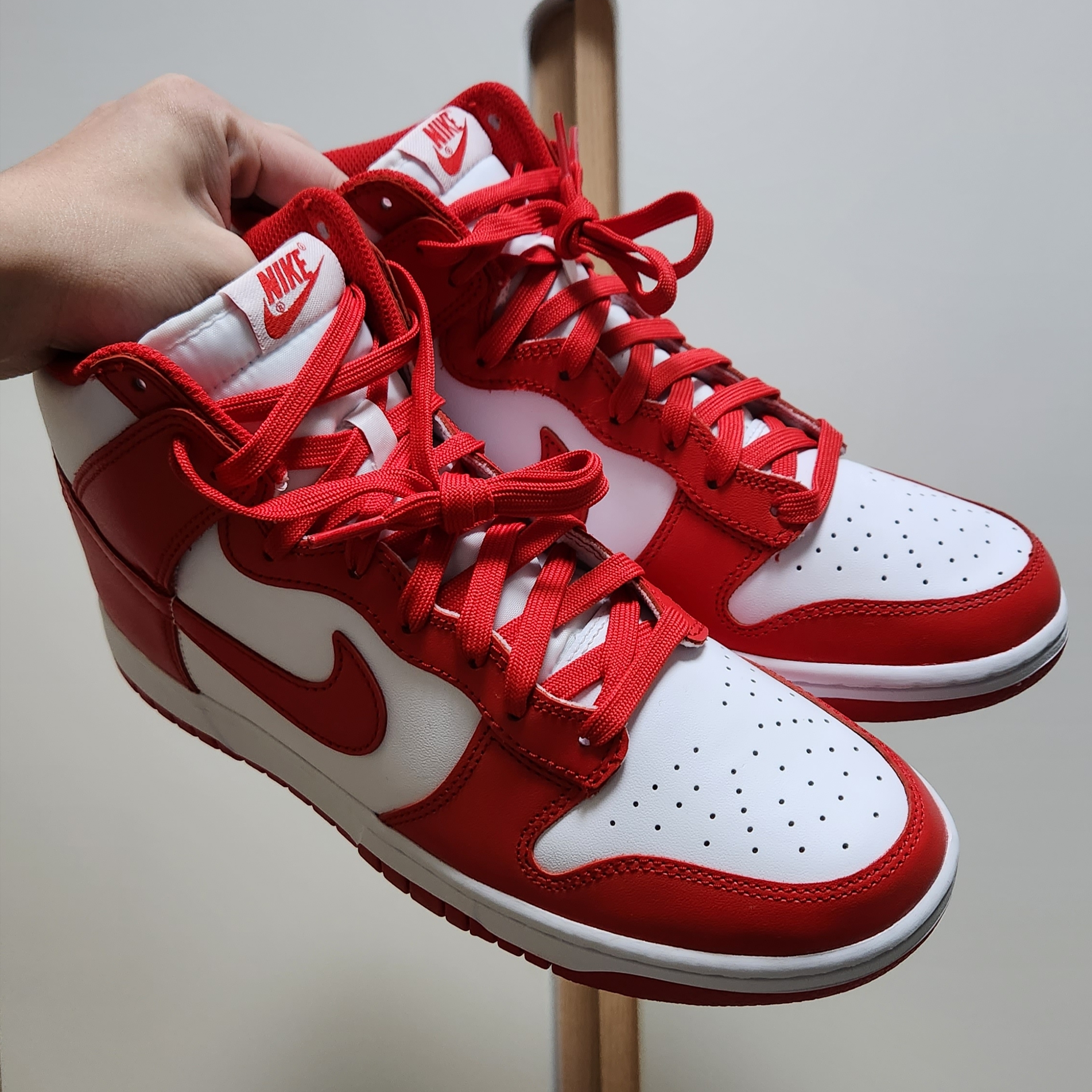 Nike Dunk High Retro Championship White and Red 착용 스타일