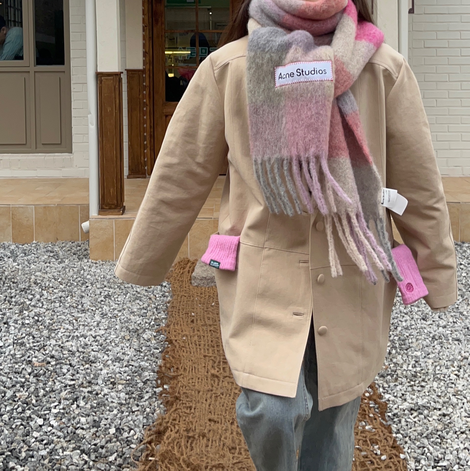 Acne Studios Mohair Check Muffler Fuchsia Lilac Pink 착용 스타일