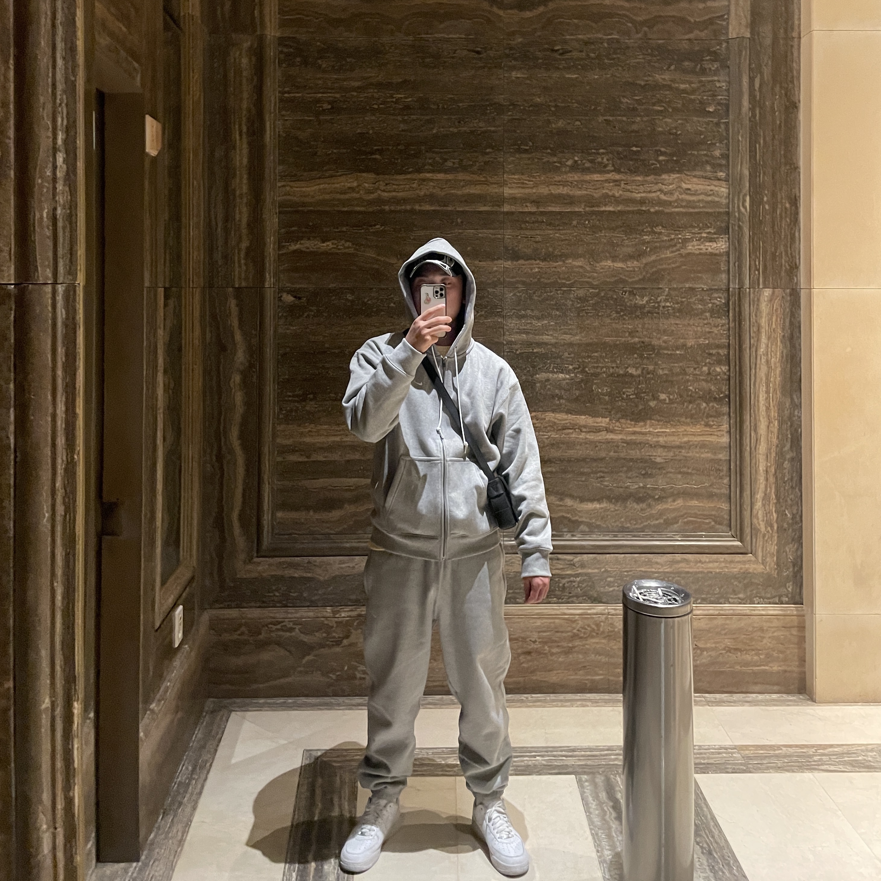 Nike NRG Solo Swoosh Full Zip Hoodie Dark Grey Heather - Asia, Yeezy Gap Engineered By Balenciaga Flame Cap Black 착용 스타일