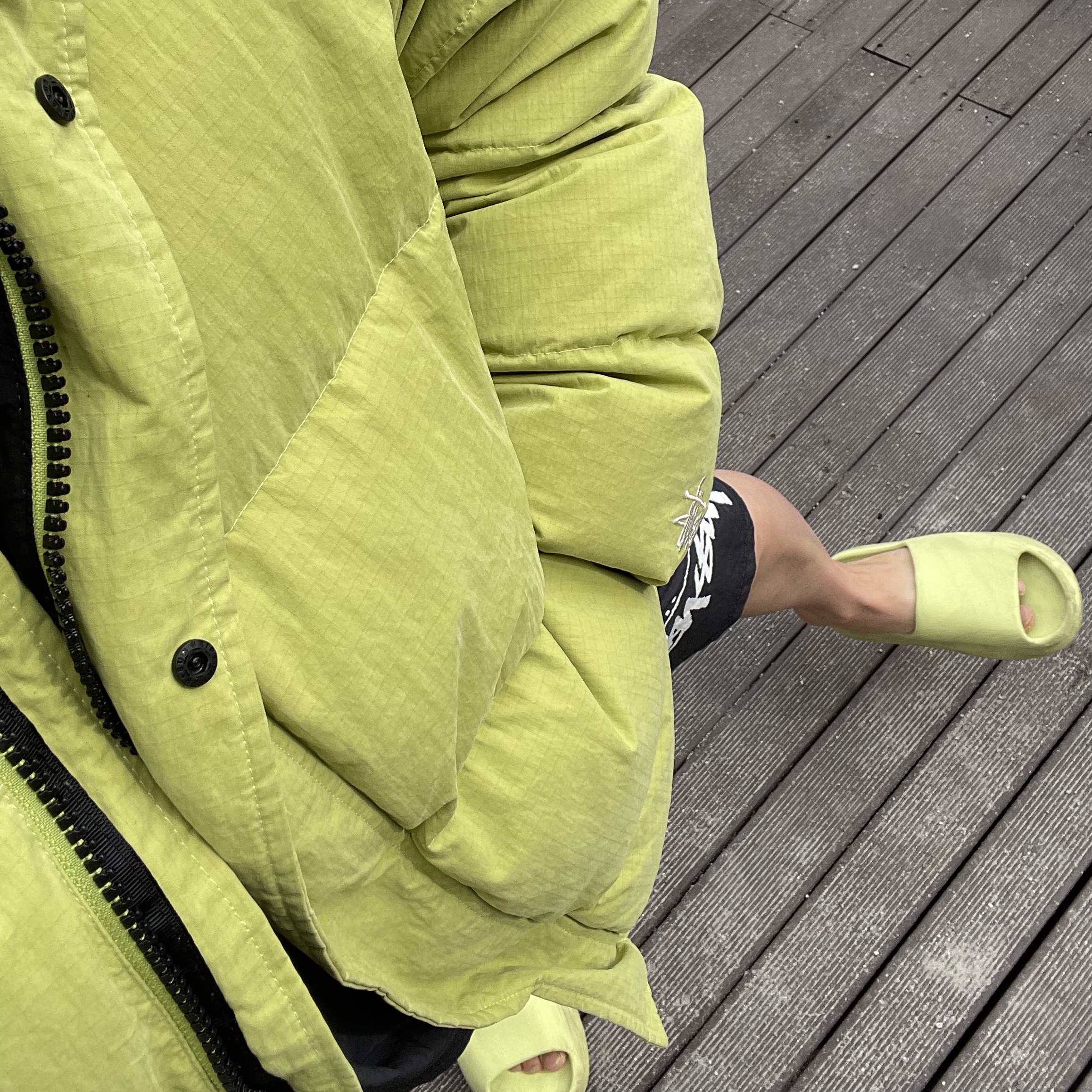 Stussy Ripstop Down Puffer Jacket Lime, Nike x Stussy Windrunner Jacket Off Noir 착용 스타일