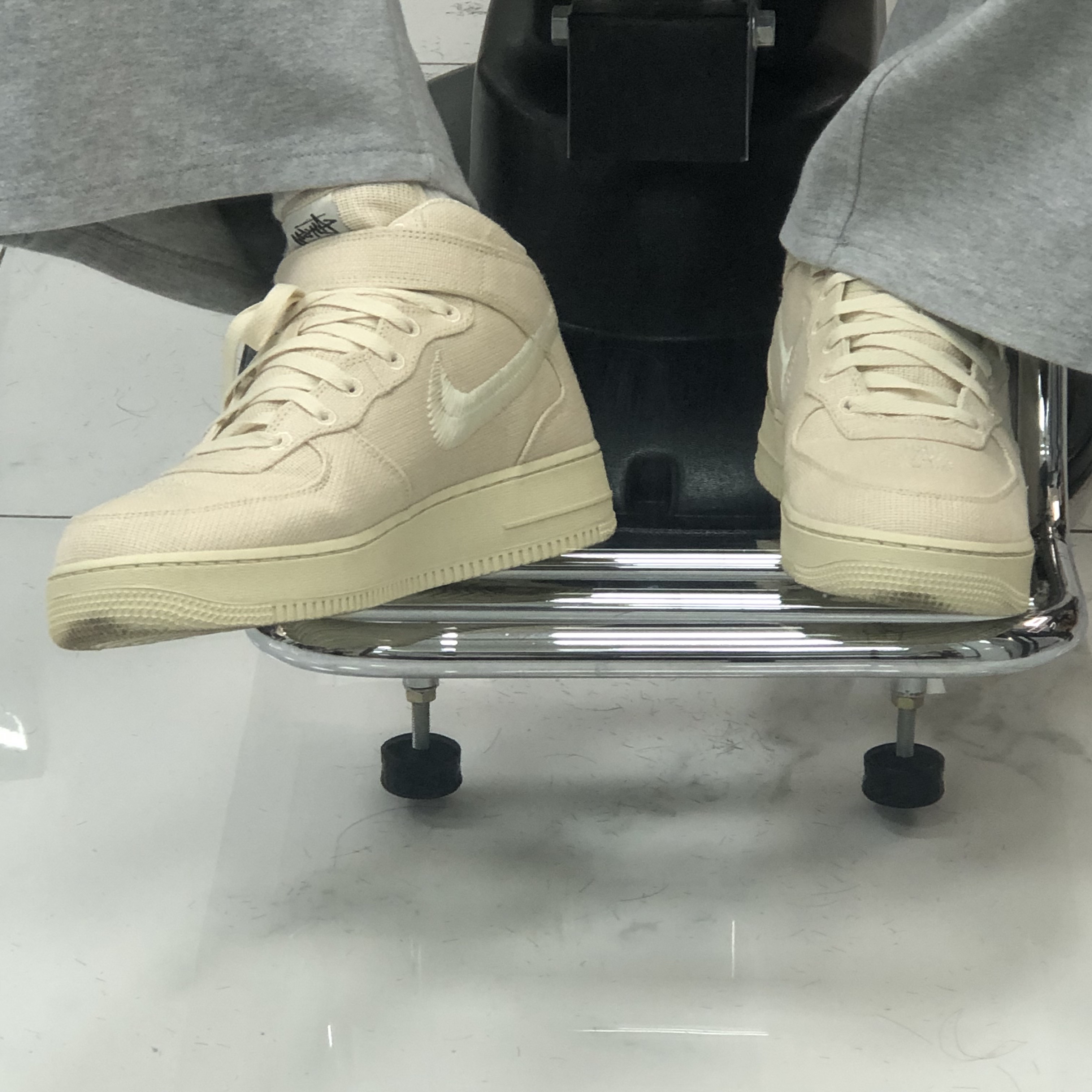 Nike x Stussy Air Force 1 '07 Mid SP Fossil 착용 스타일 - 2