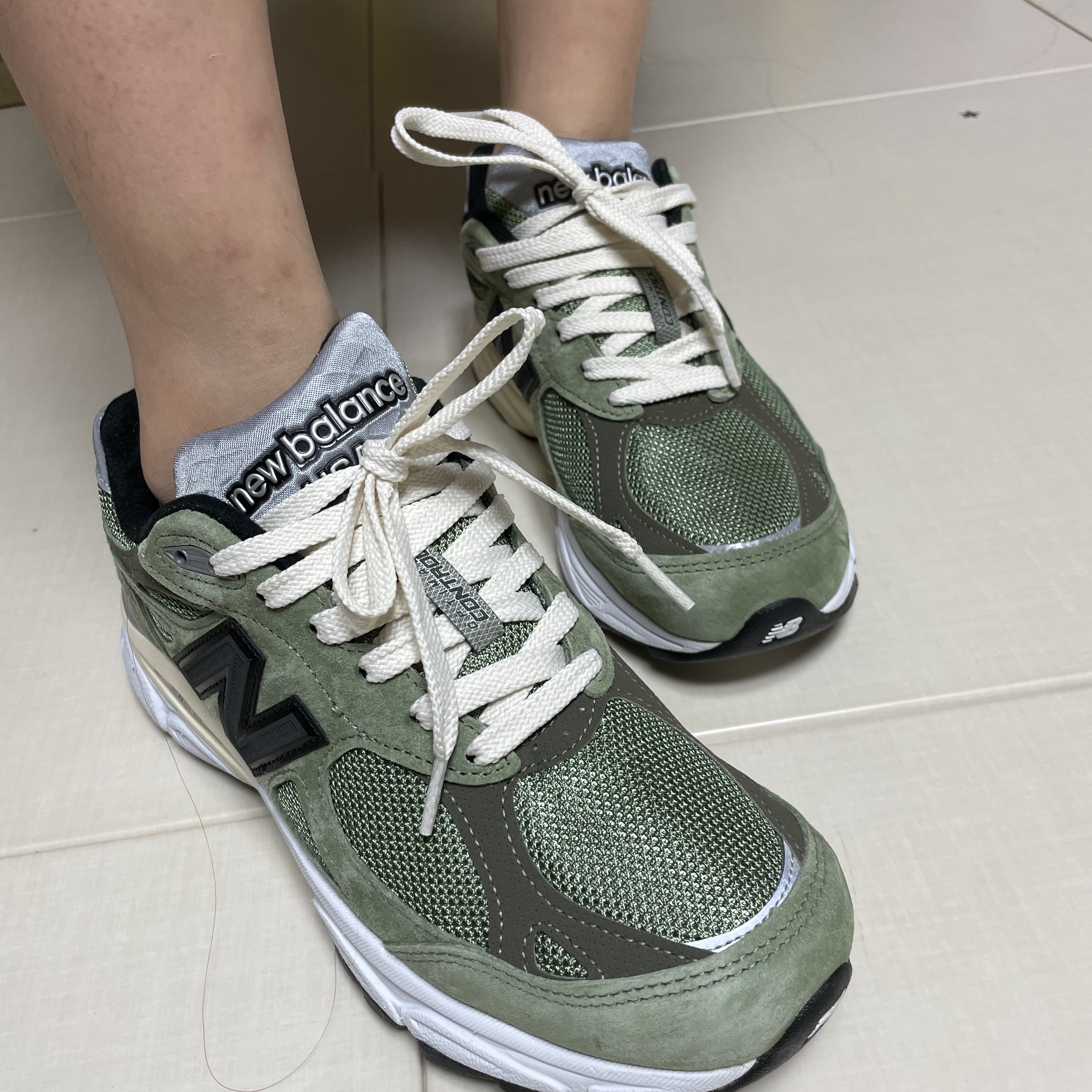 New Balance x JJJJound 990v3 Olive 착용 스타일
