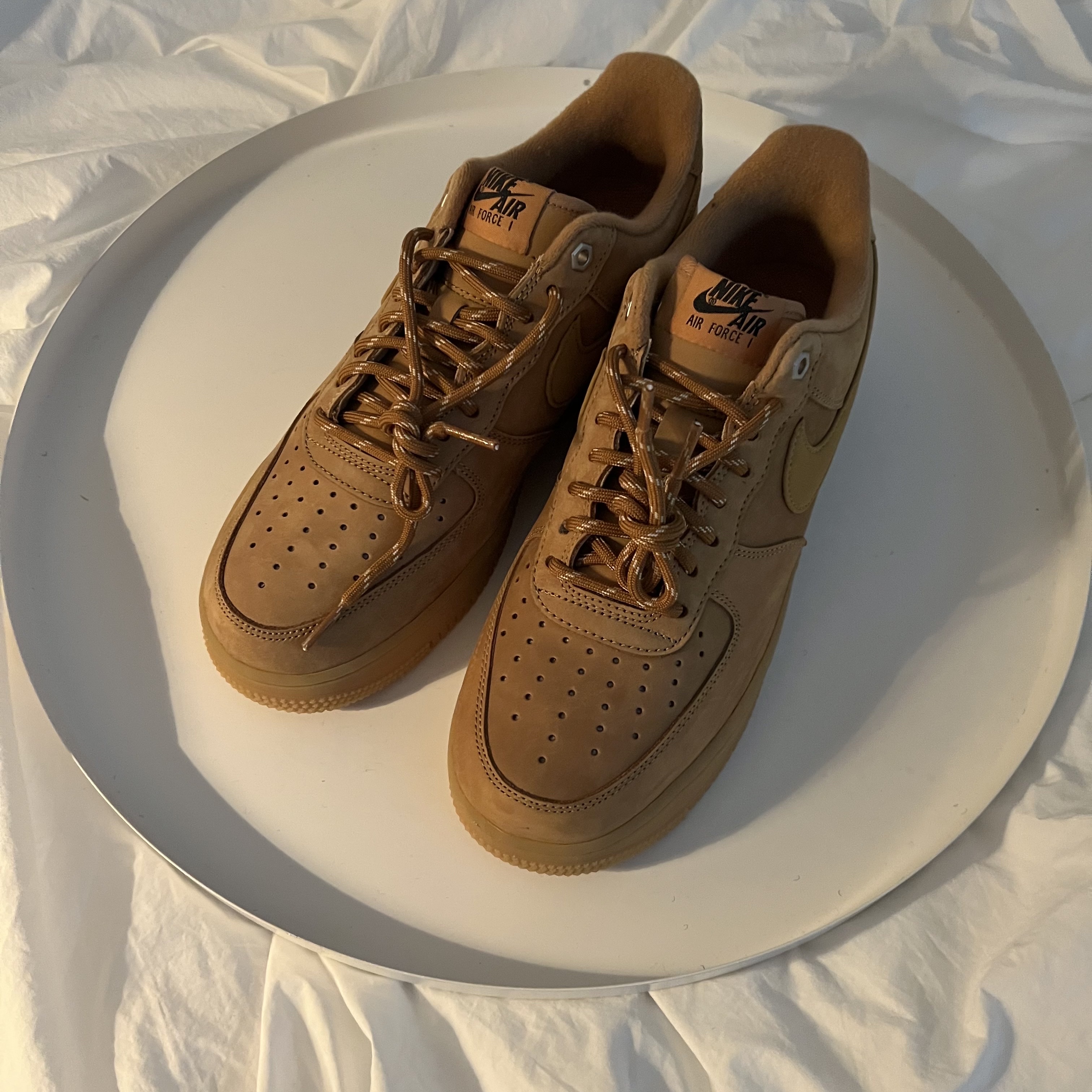 Nike Air Force 1 '07 WB Flax 착용 스타일