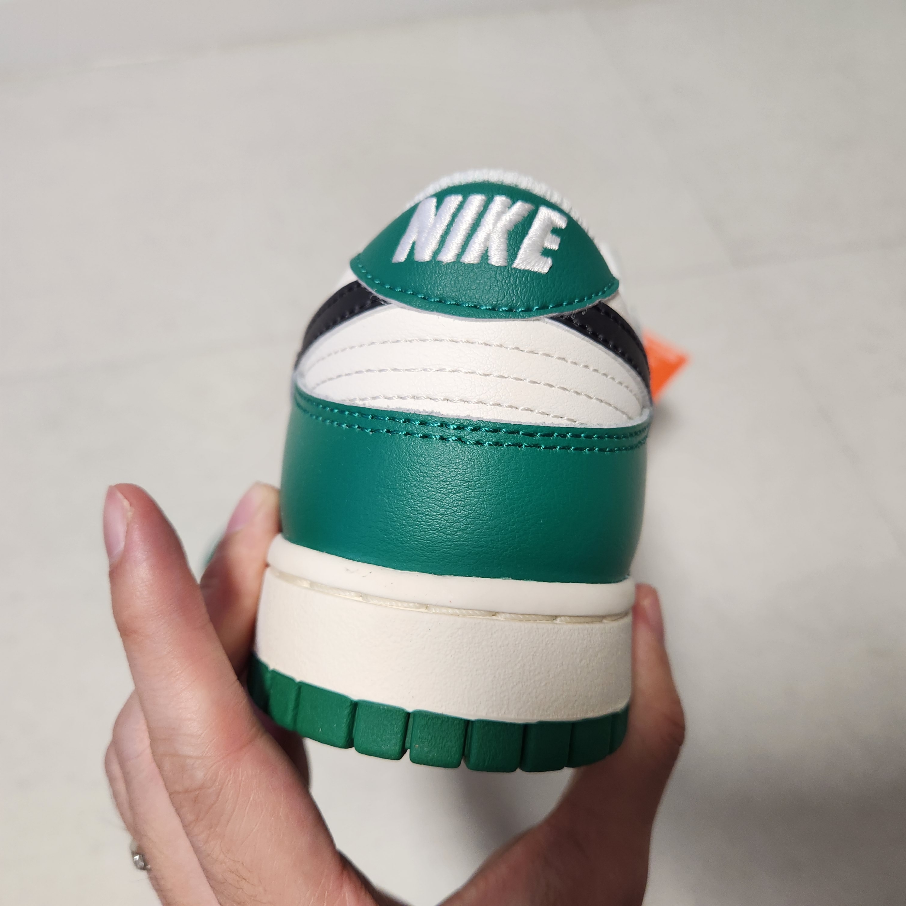 Nike Dunk Low Retro SE Jackpot Malachite 착용 스타일 - 5