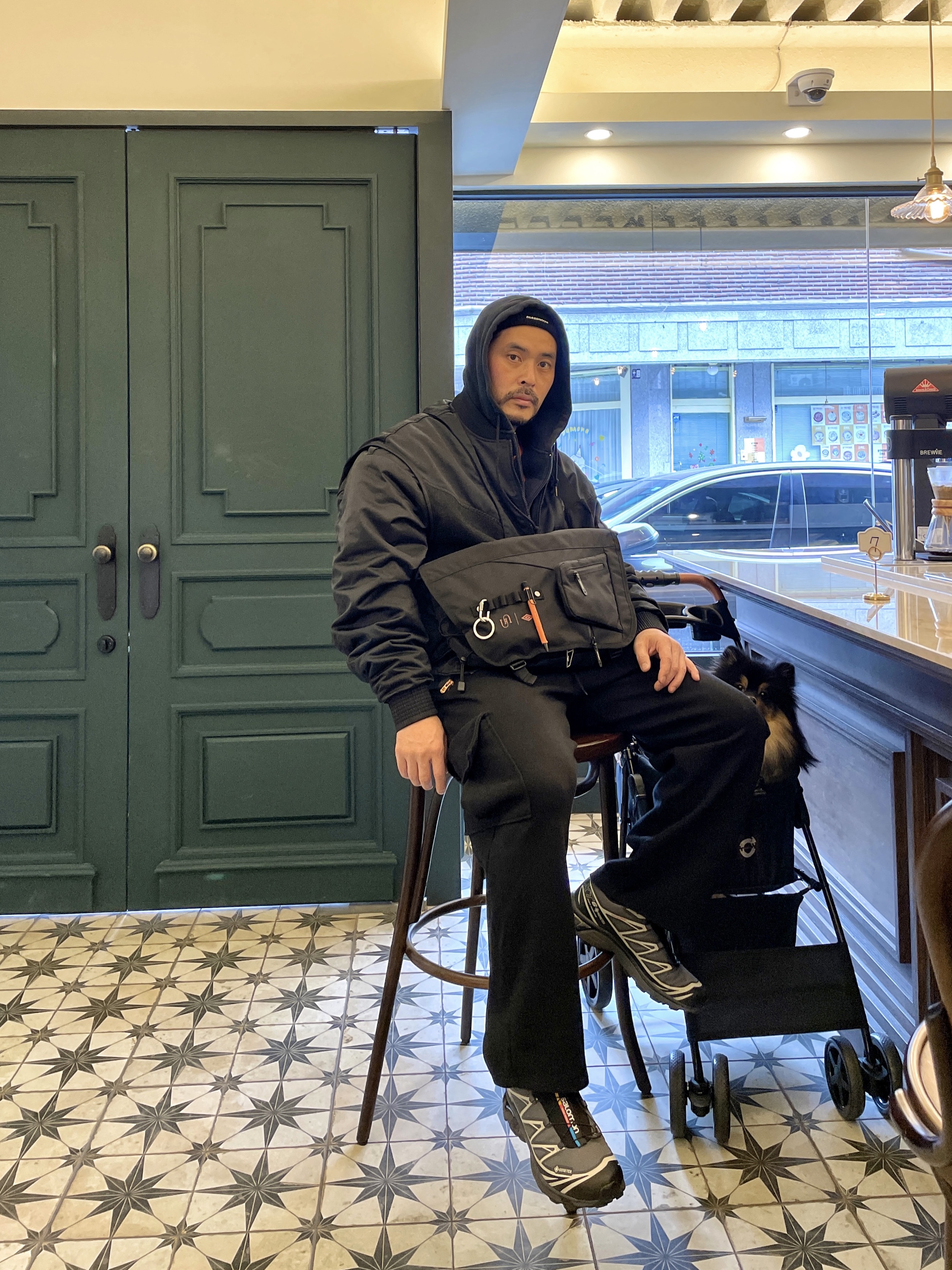 Salomon XT-6 Gore-Tex Black Ebony, Undermycar x Umbro Messenger Bag Black 착용 스타일 - 1