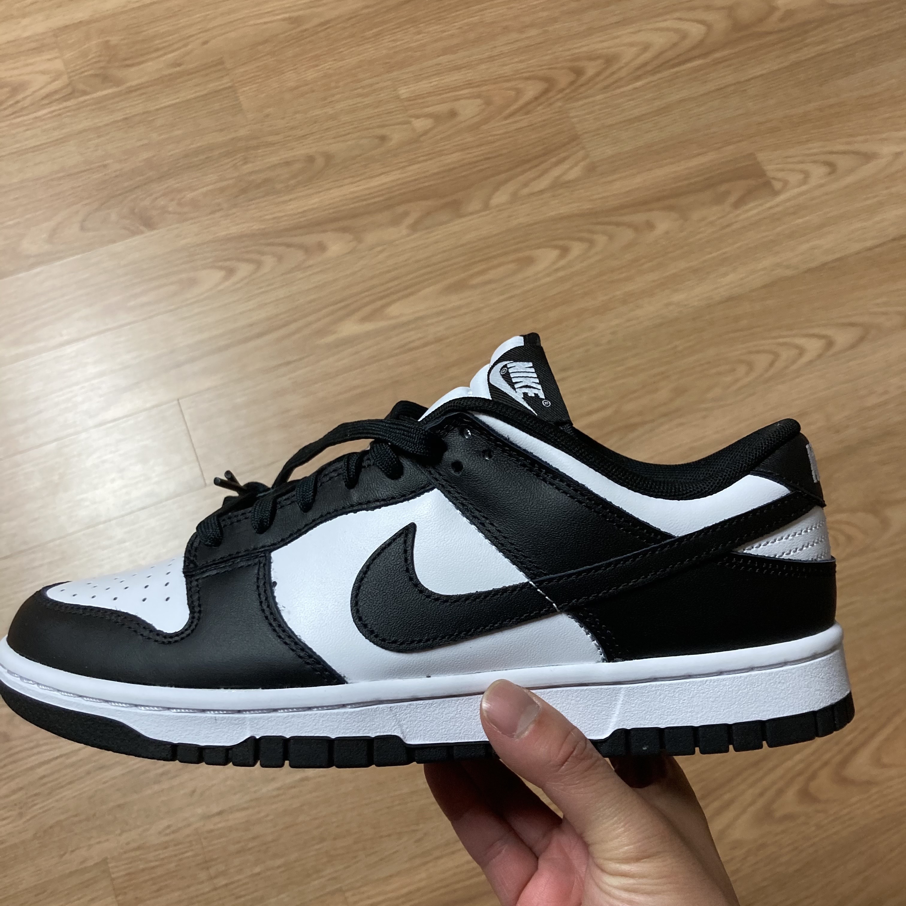 Nike Dunk Low Retro Black 착용 스타일