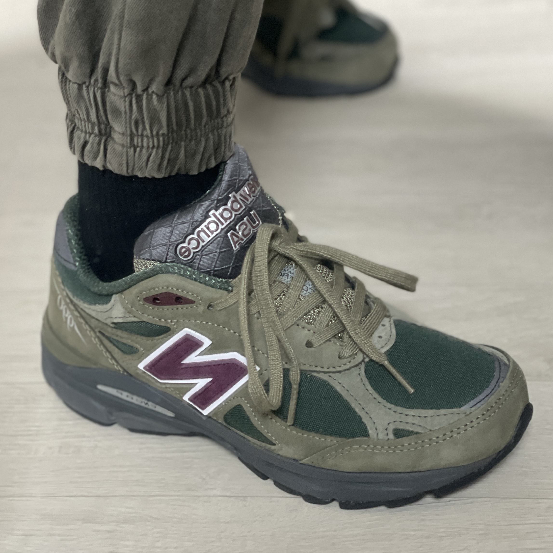 New Balance 990v3 Made in USA Green Purple 착용 스타일