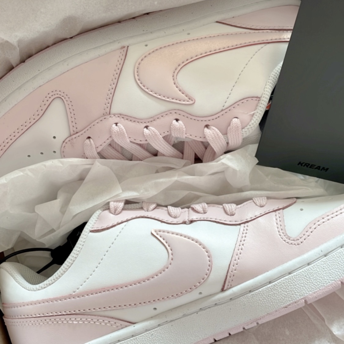 (GS) Nike Court Borough 2 SE White Pink Foam 착용 스타일
