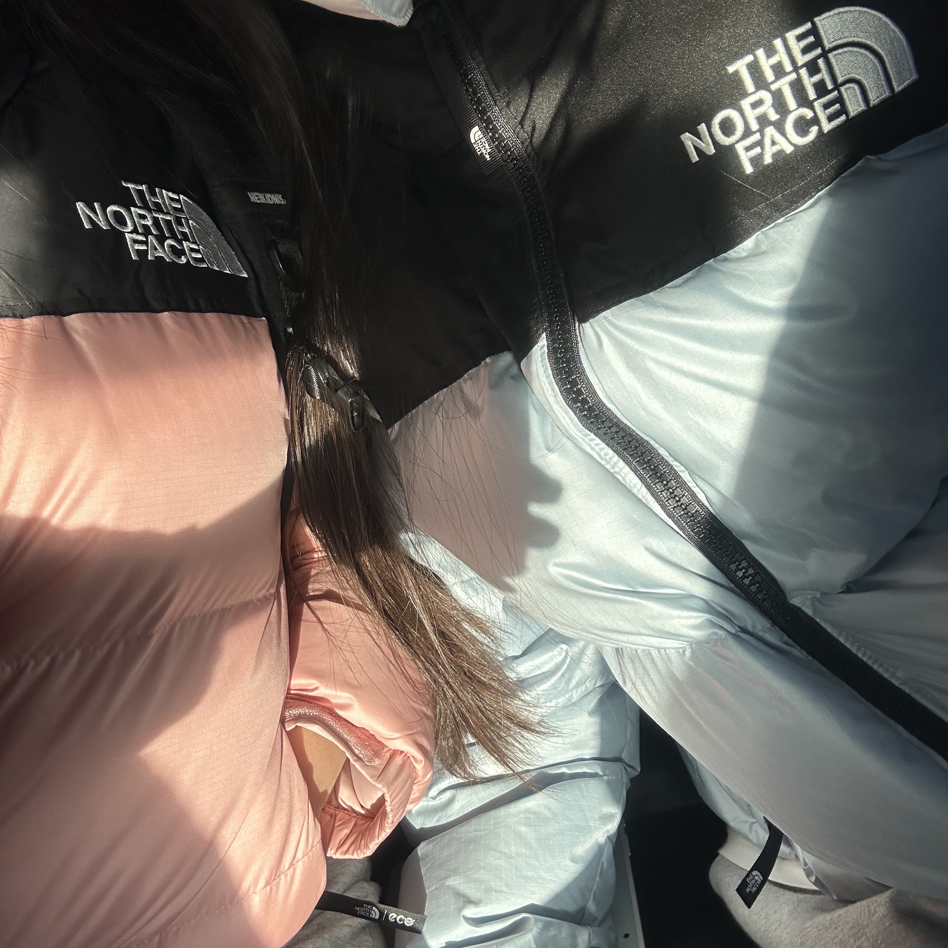 (W) The North Face 1996 Eco Nuptse Jacket Dusty Rose, The North Face White Label Novelty Nuptse Down Jacket Sky Blue 착용 스타일 - 1