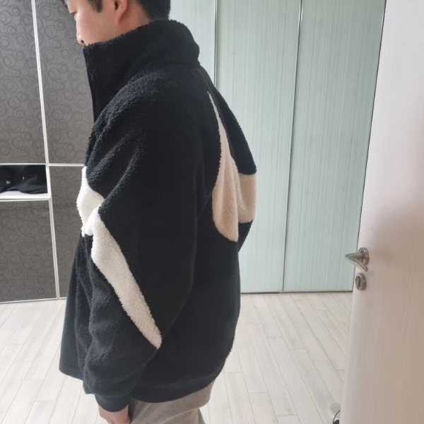 Nike Big Swoosh Full Zip Jacket Black Sail 착용 스타일 - 2