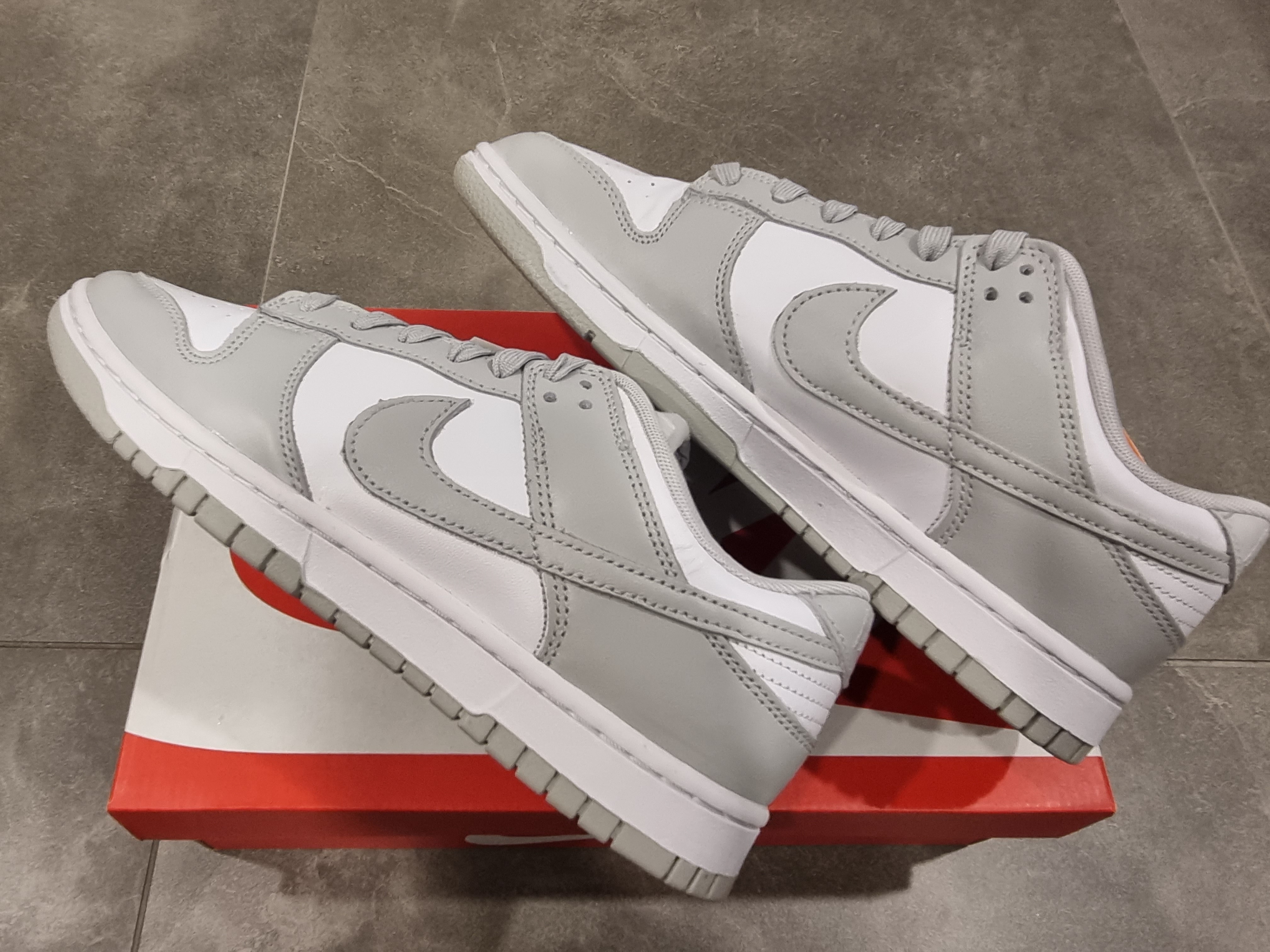 Nike Dunk Low Retro Grey Fog 착용 스타일 - 3