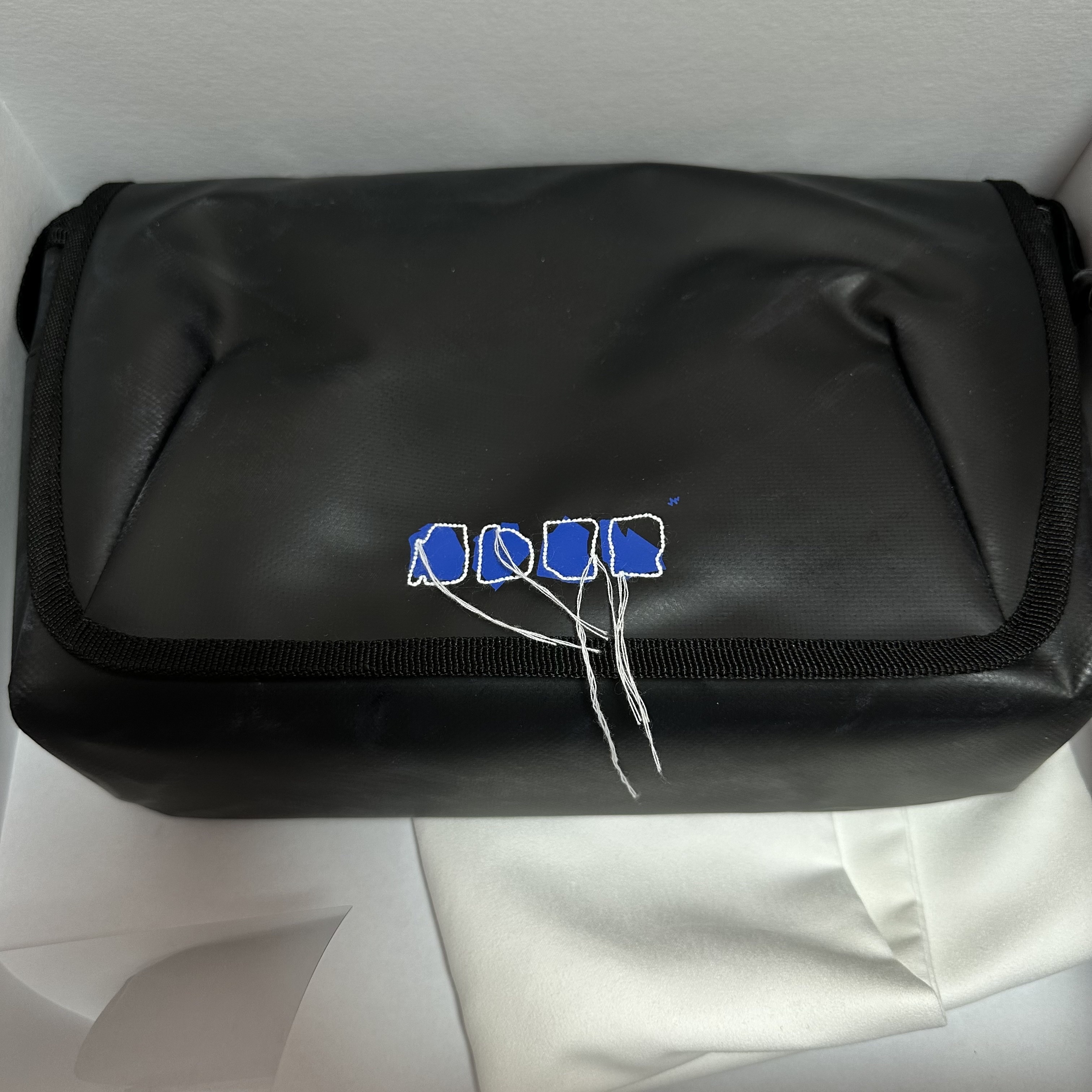 Ader Error Trace Admore Crossbody Bag Black 착용 스타일