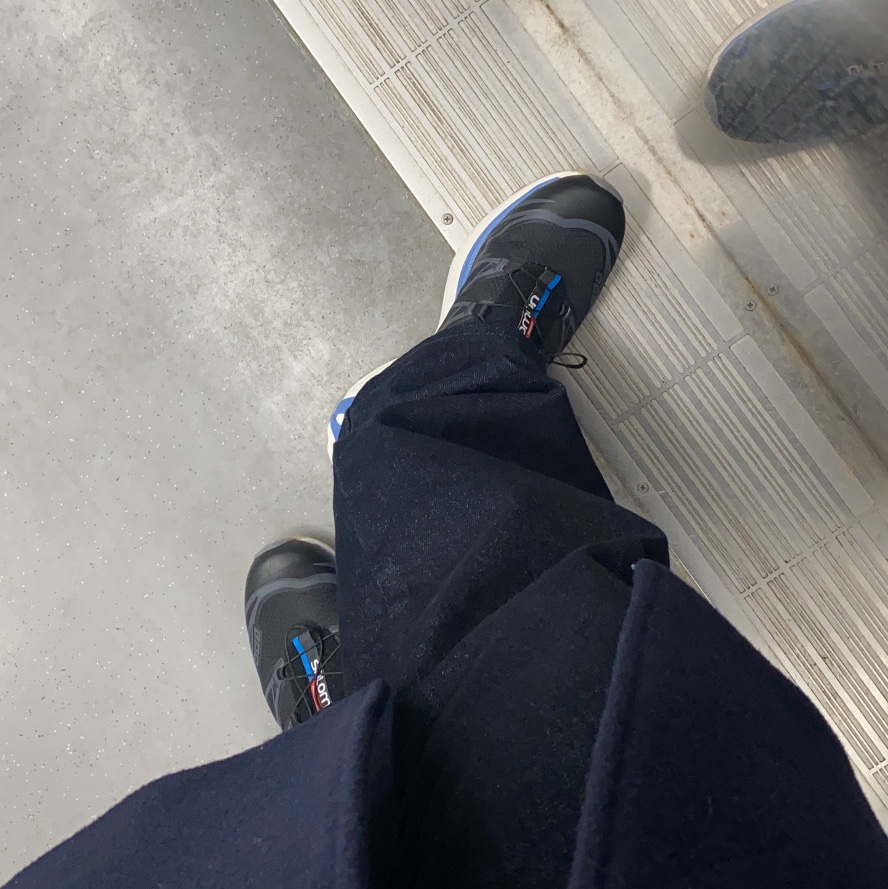 Salomon XT-6 Clear Black Riviera 착용 스타일