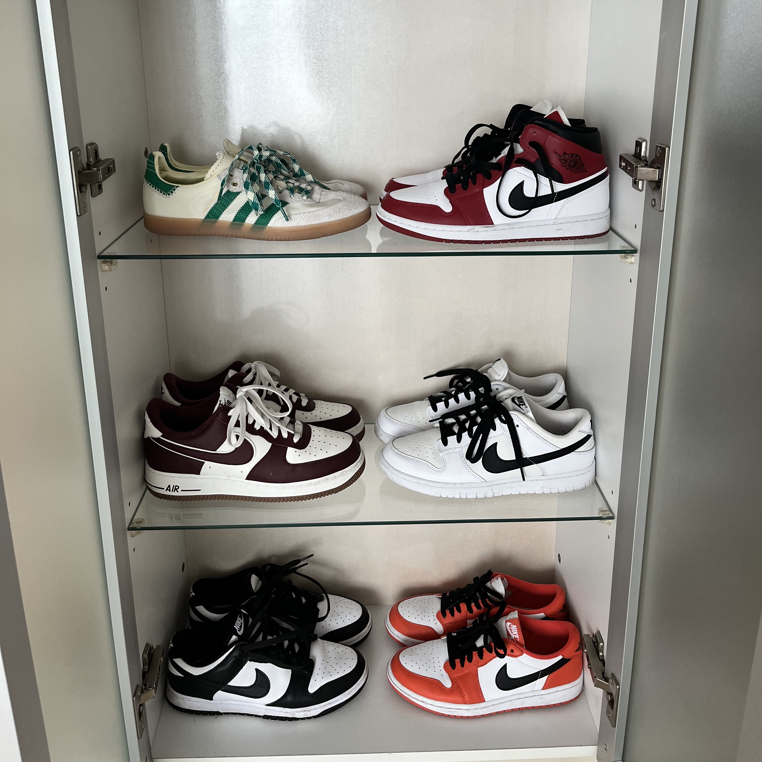 Nike Air Force 1 '07 LV8 Night Maroon, Jordan 1 Mid Chicago 2020 착용 스타일