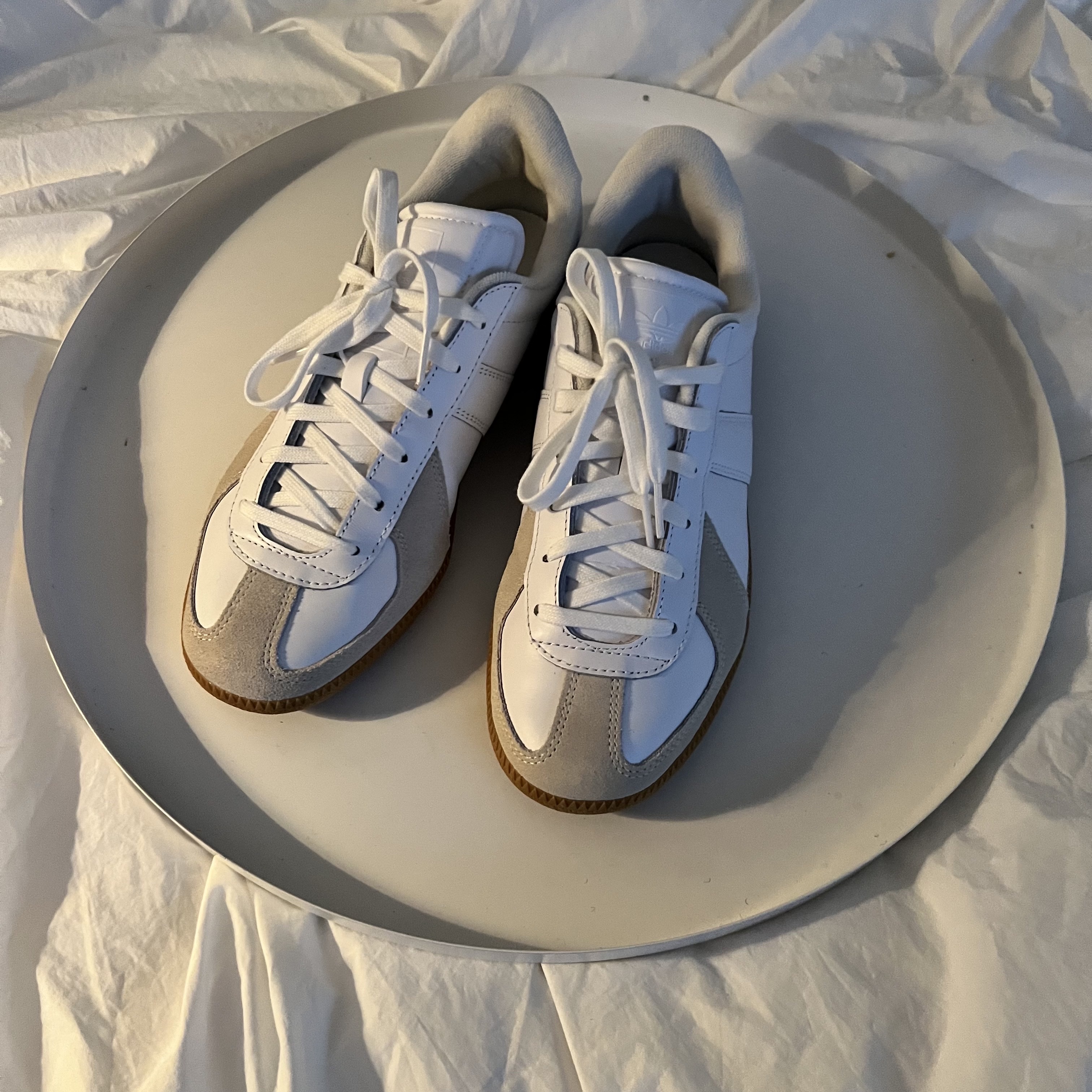 Adidas BW Army White 착용 스타일
