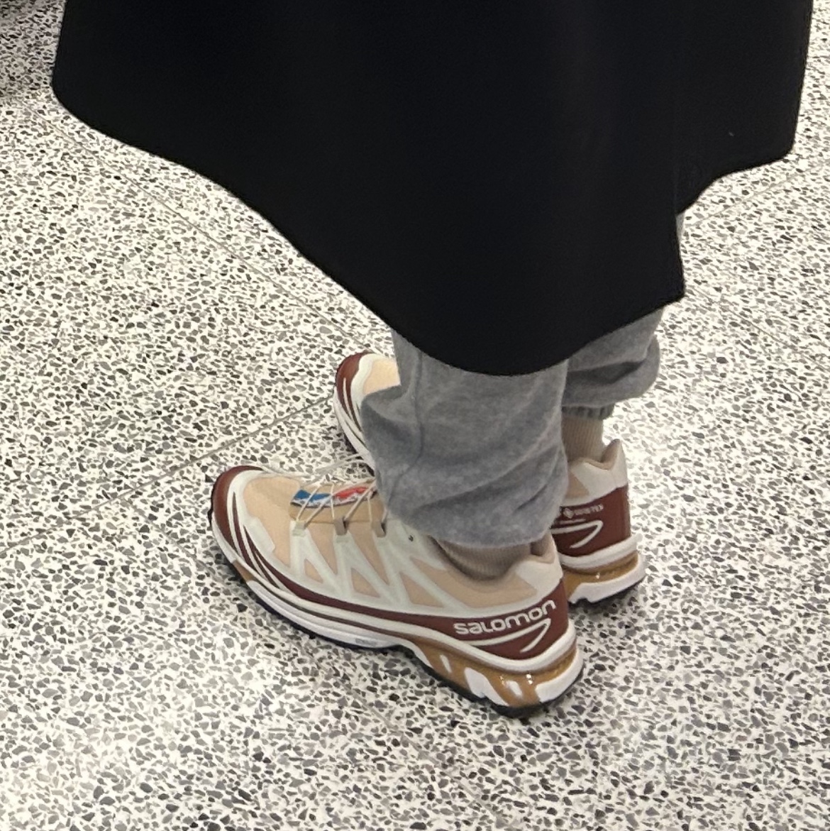 Salomon x Kith XT-6 Gore-Tex Hazelnut Burnt Henna Vanilla Ice, Acne Studios Mohair Check Muffler Grey Green Black 착용 스타일 - 2