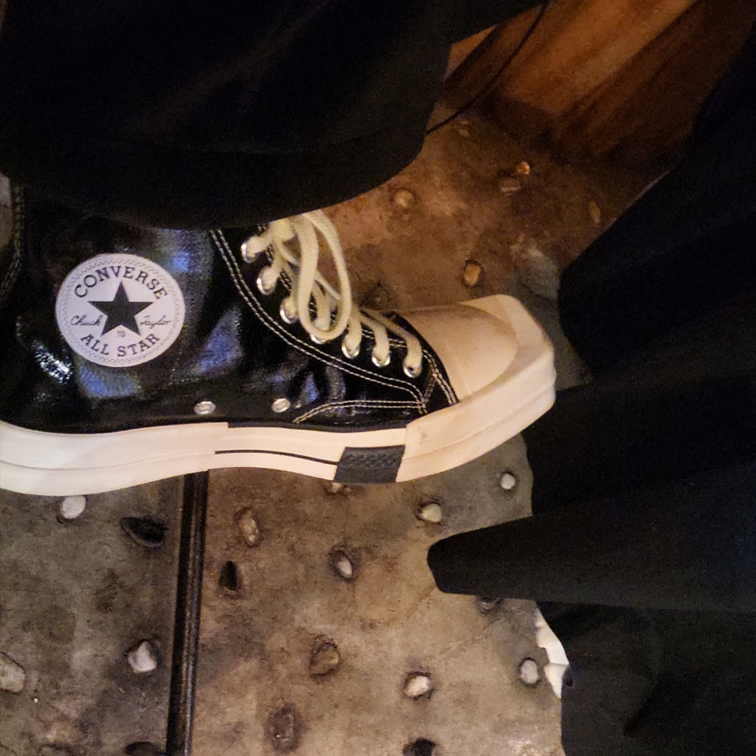 Converse x Drkshdw Turbodrk Chuck 70 Hi Black Lacquered Denim 착용 스타일 - 2