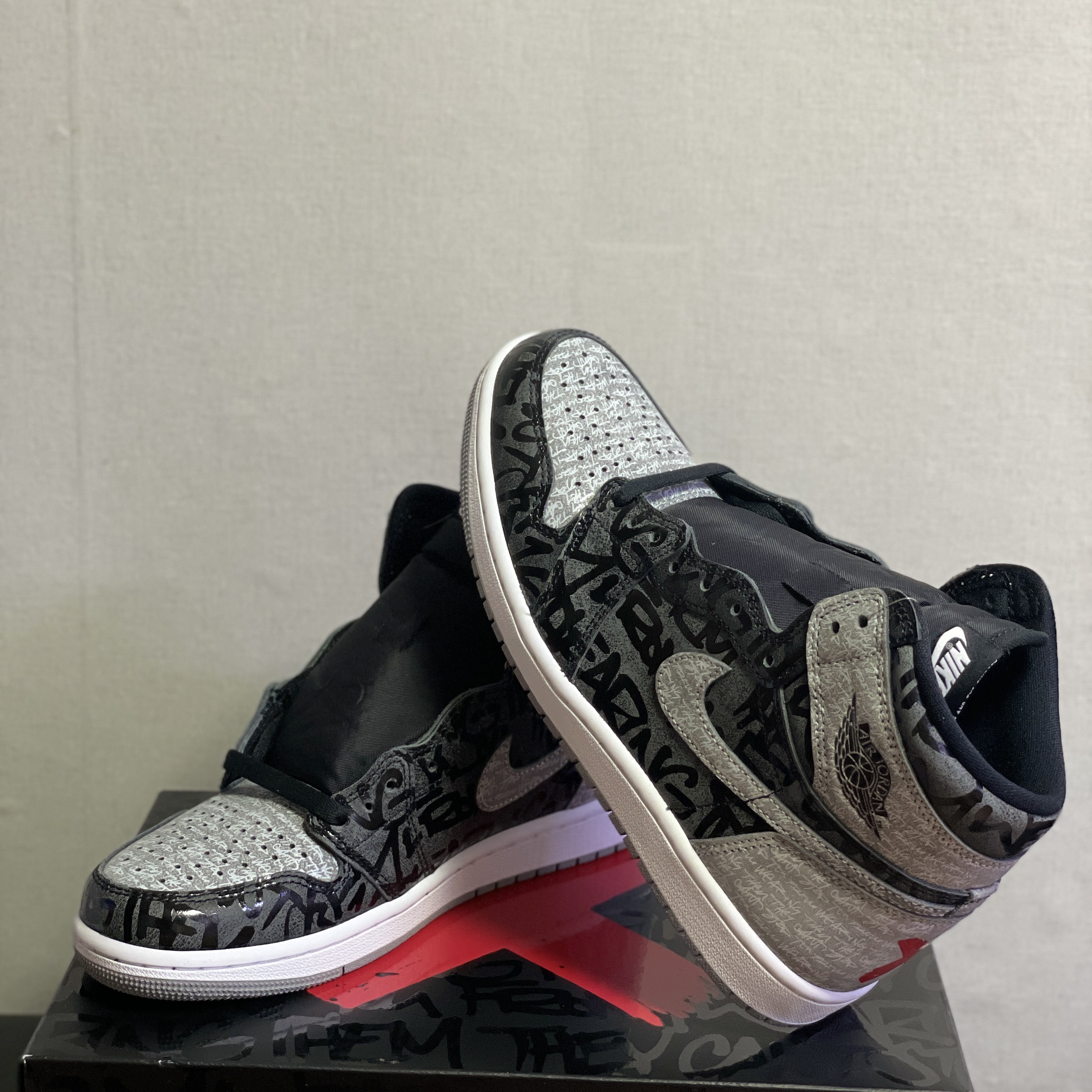 Jordan 1 Retro High OG Rebellionaire 착용 스타일 - 2