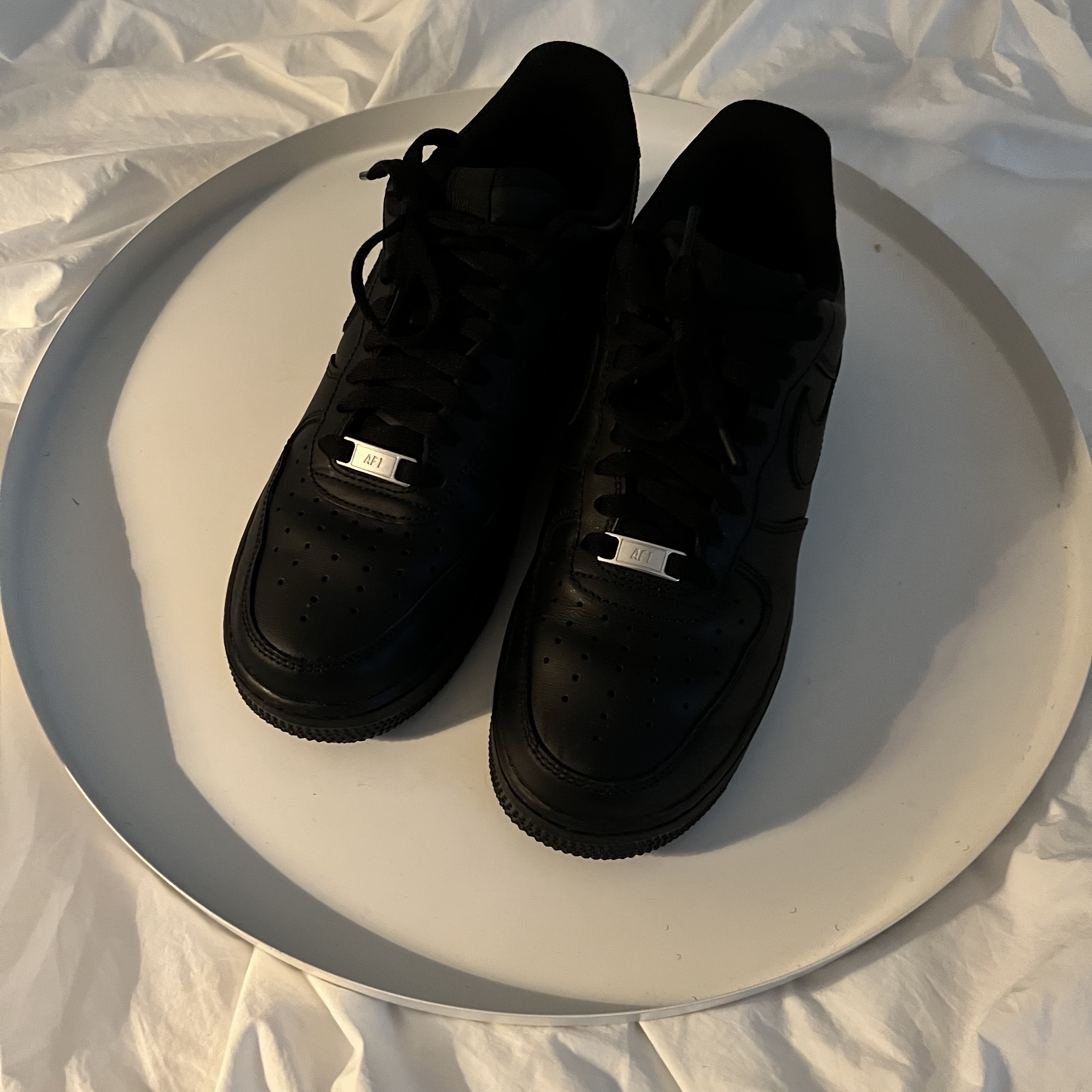 Nike Air Force 1 '07 Low Triple Black 착용 스타일