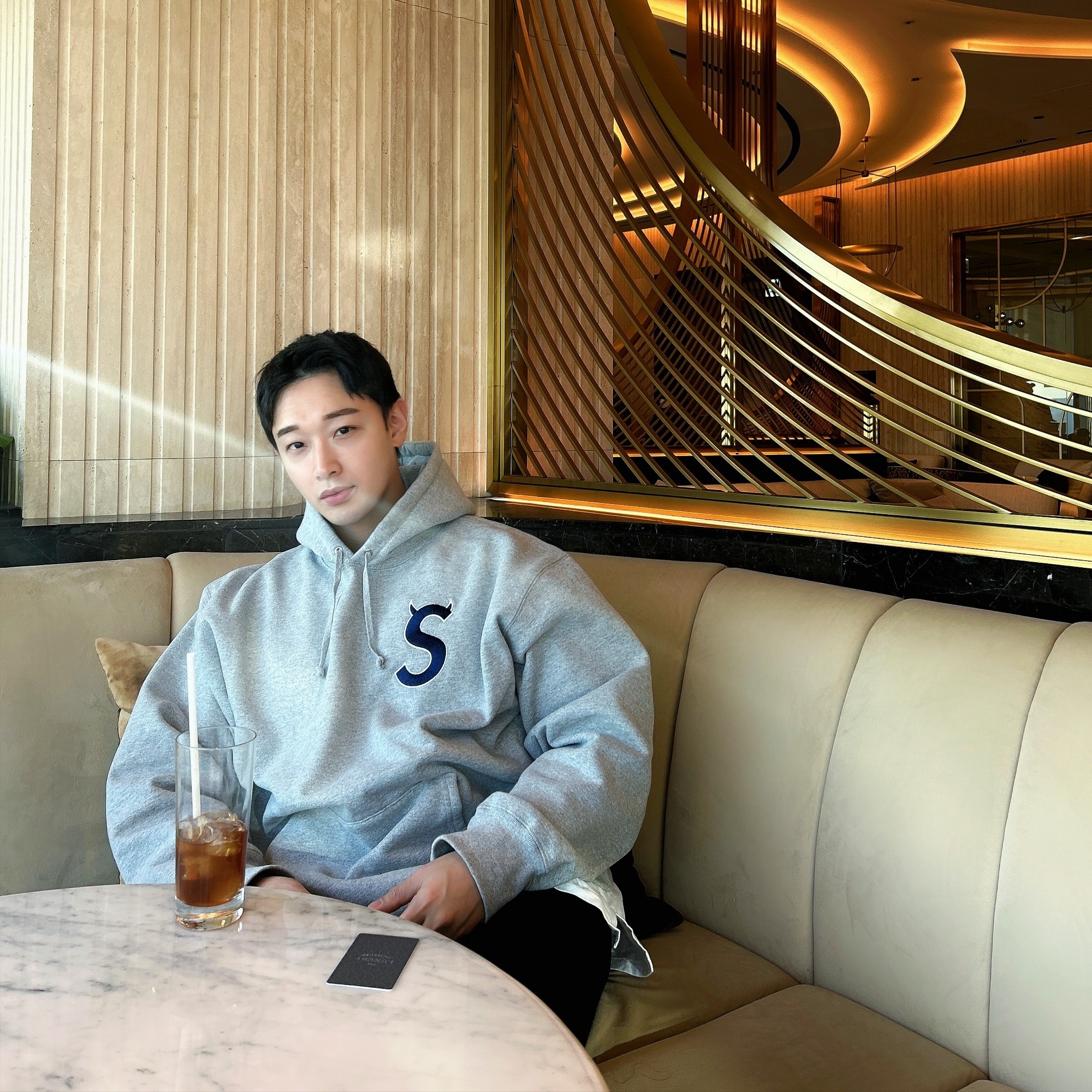 Supreme S Logo Hooded Sweatshirt Heather Grey - 22FW 착용 스타일 - 1