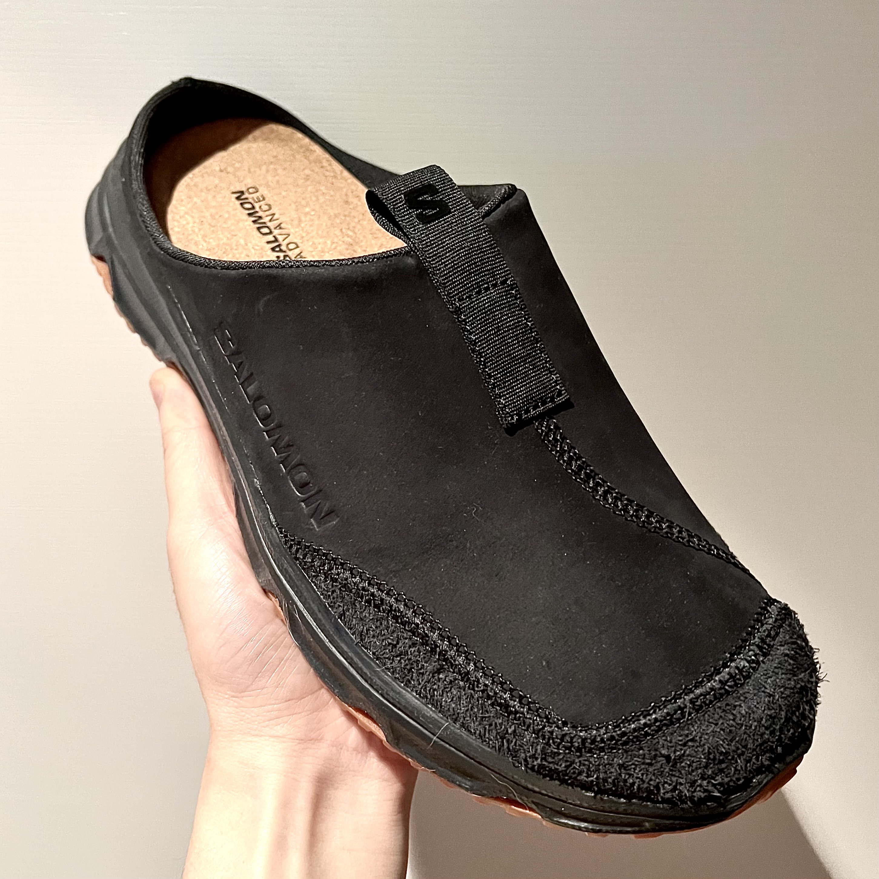 Salomon RX Slide Leather ADV Black Gum 착용 스타일