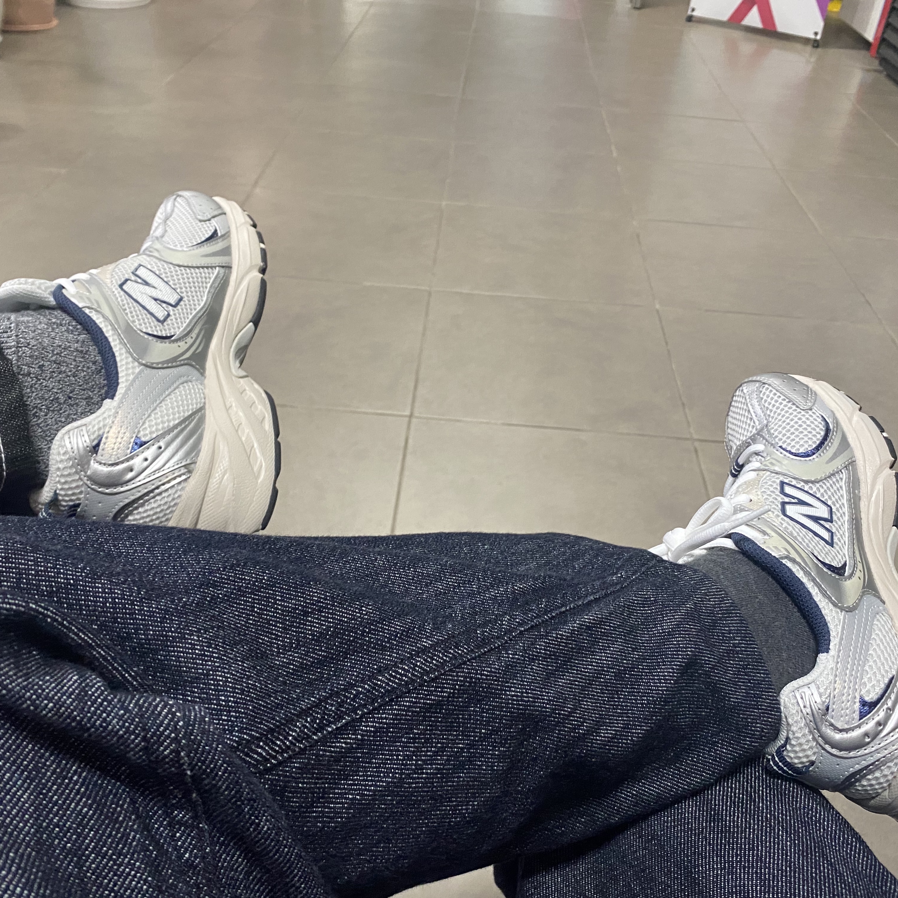 New Balance 530 Steel Grey 착용 스타일