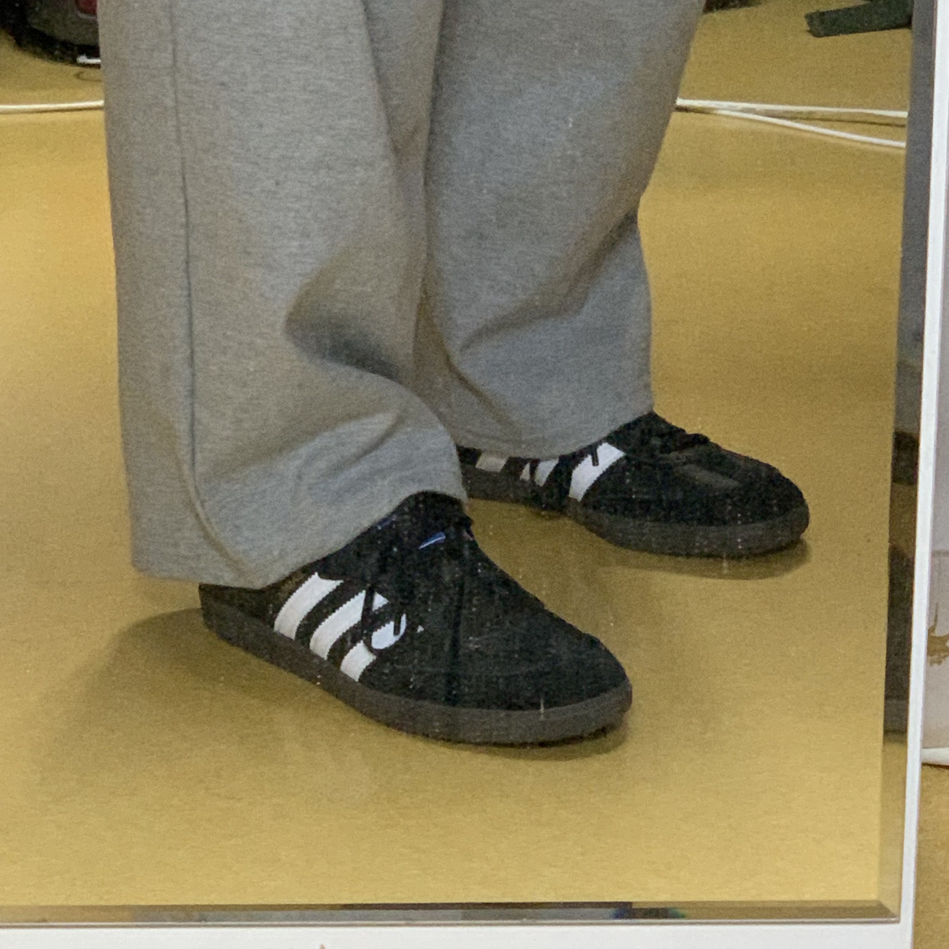 Adidas Samba OG Black White Gum 착용 스타일