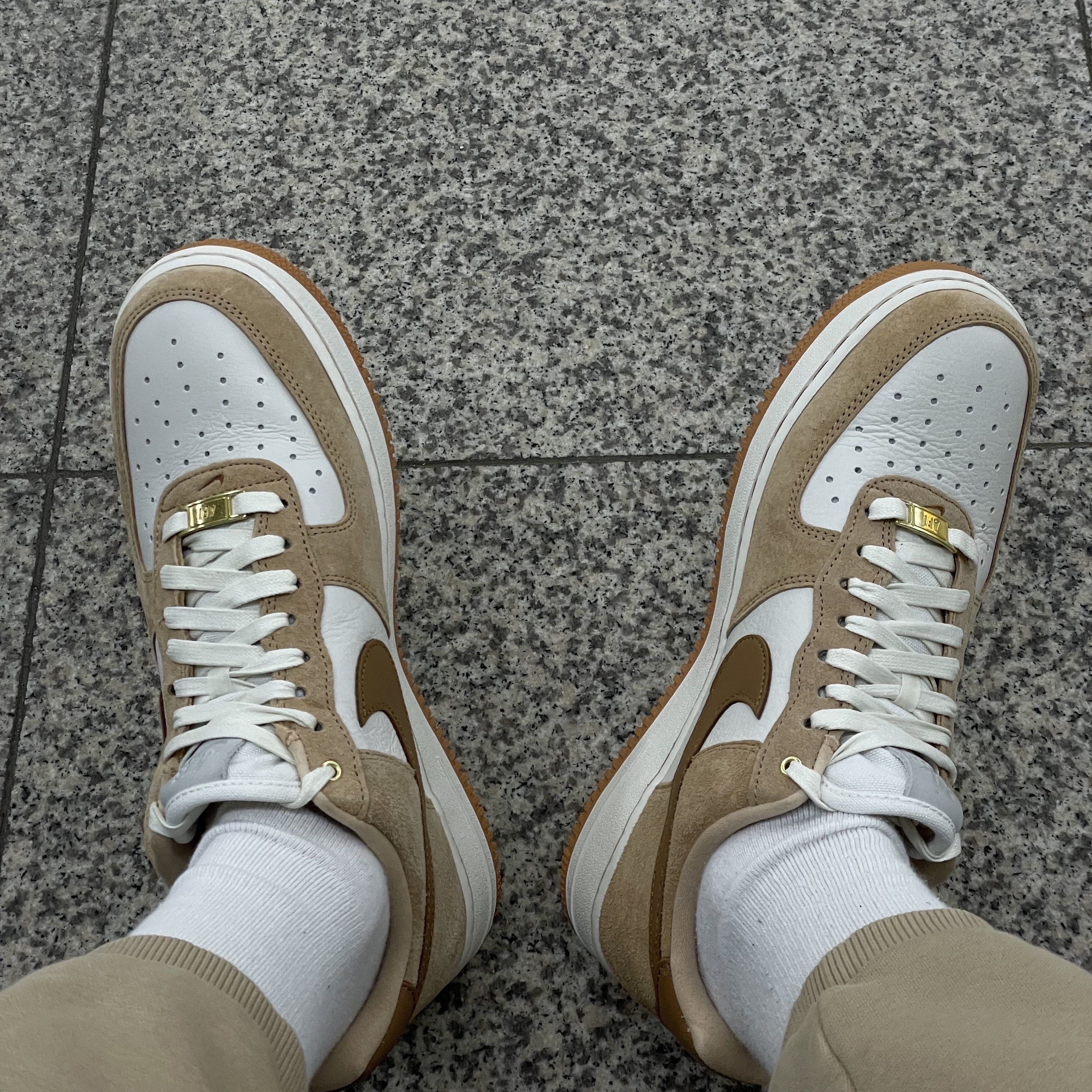 (W) Nike Air Force 1 LXX Flax 착용 스타일