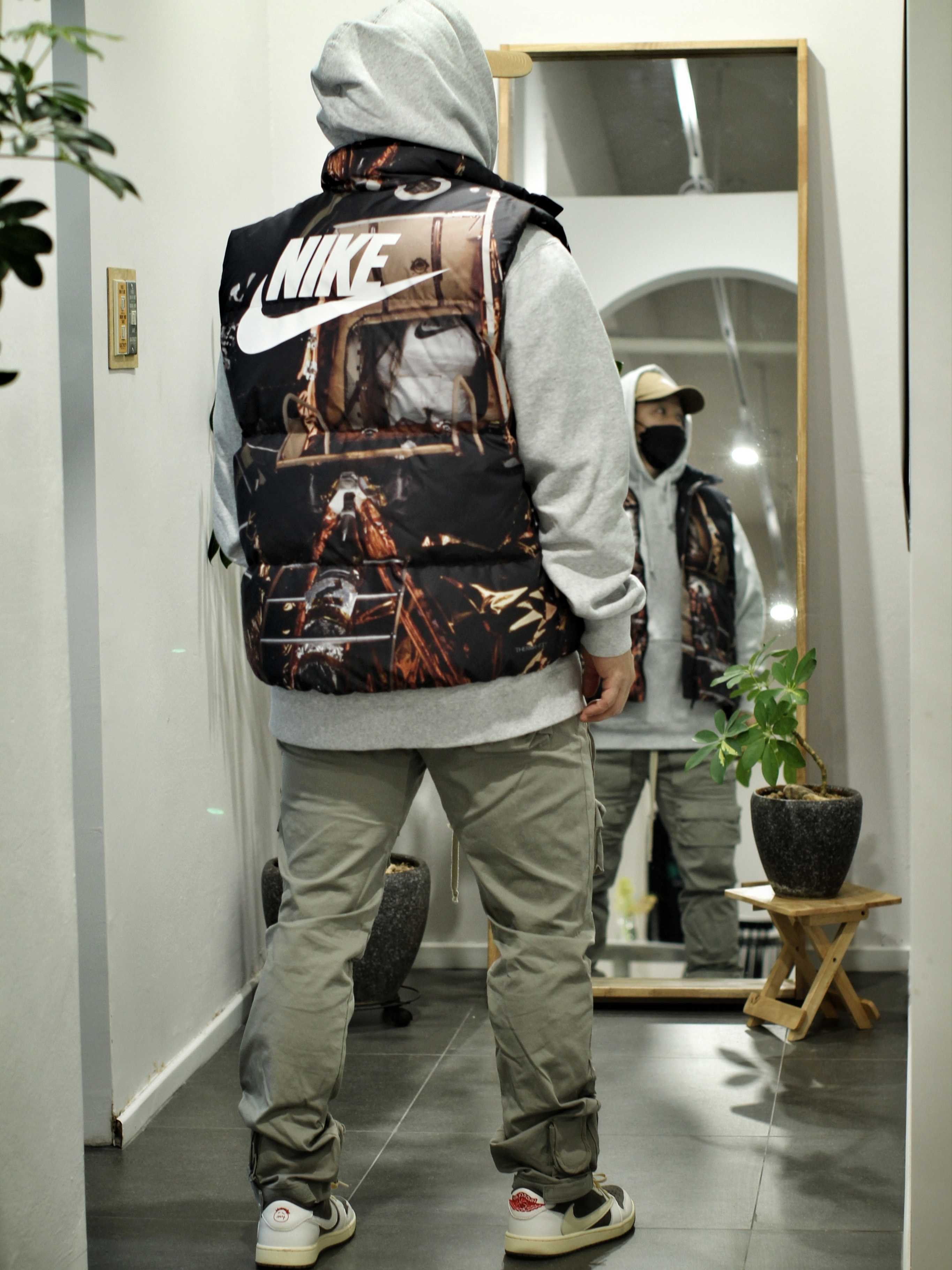 Nike Heritage 86 Futura Washed Cap Dark Driftwood, Jordan 1 x Travis Scott Retro Low OG SP Sail and Ridgerock 착용 스타일 - 2