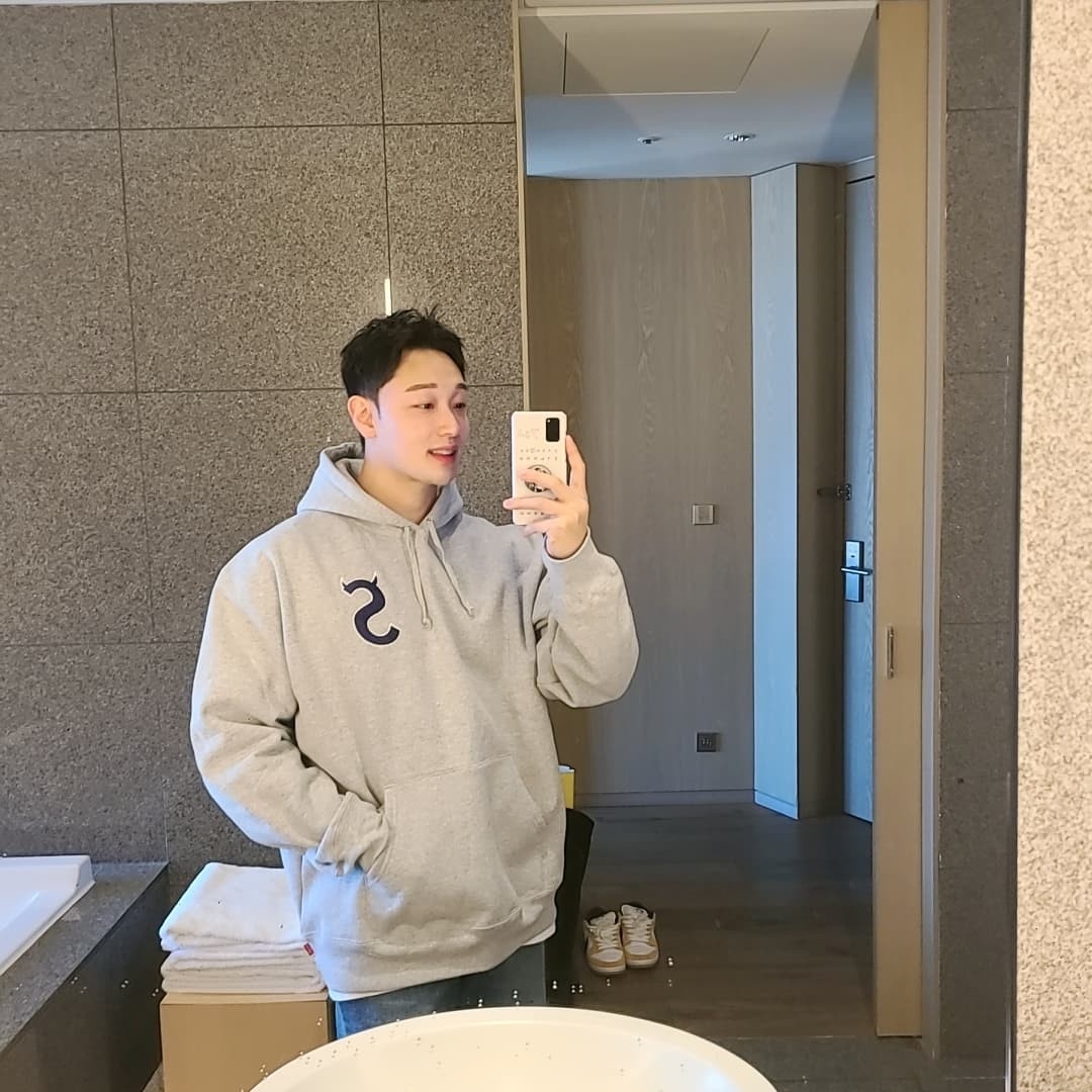 Supreme S Logo Hooded Sweatshirt Heather Grey - 22FW 착용 스타일 - 2