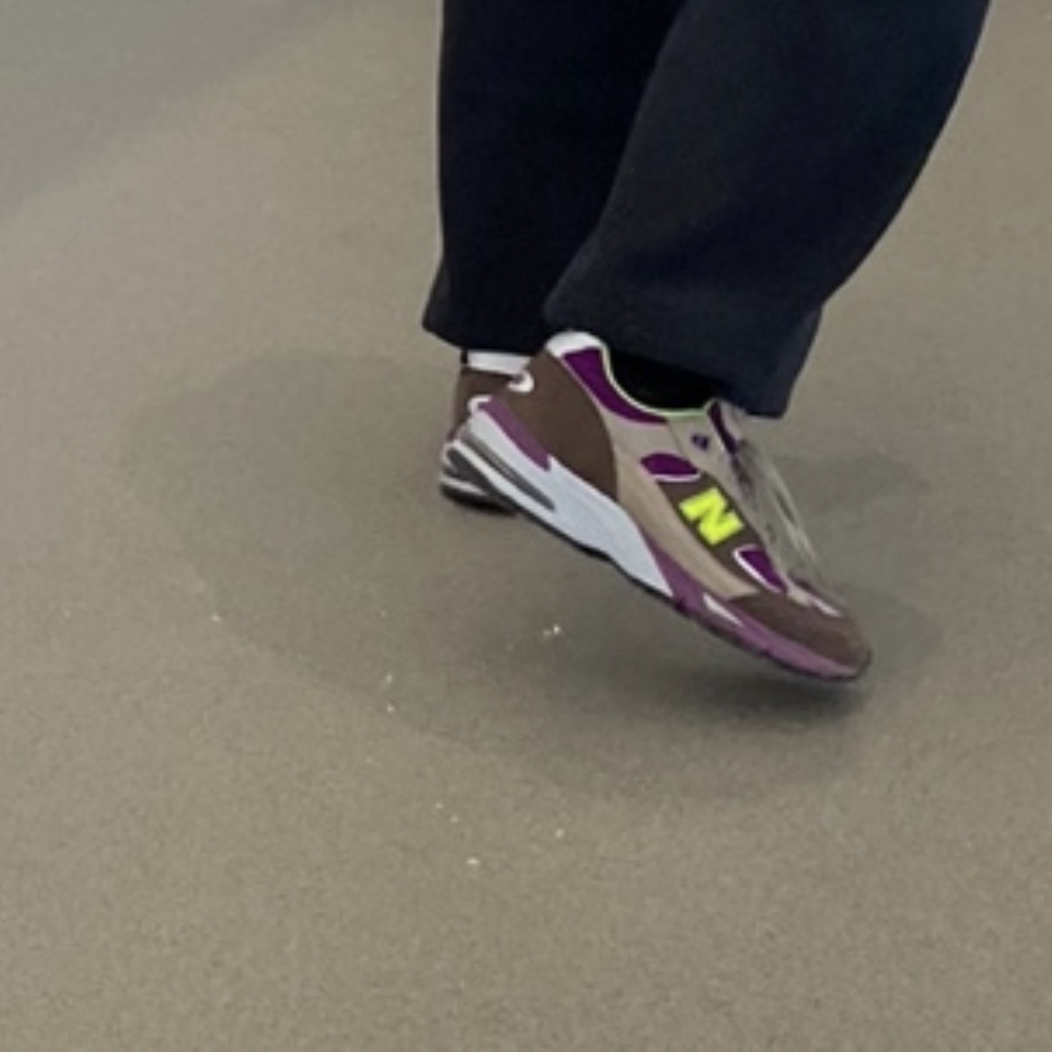 New Balance x Stray Rats 991 Made in UK Grey Purple Green 착용 스타일 - 3