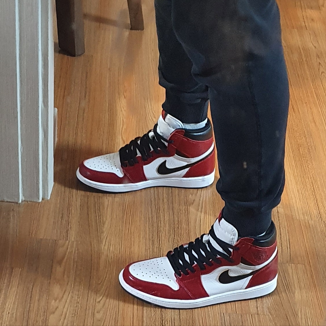 Jordan 1 Retro High OG Light Fusion Red 착용 스타일 - 4