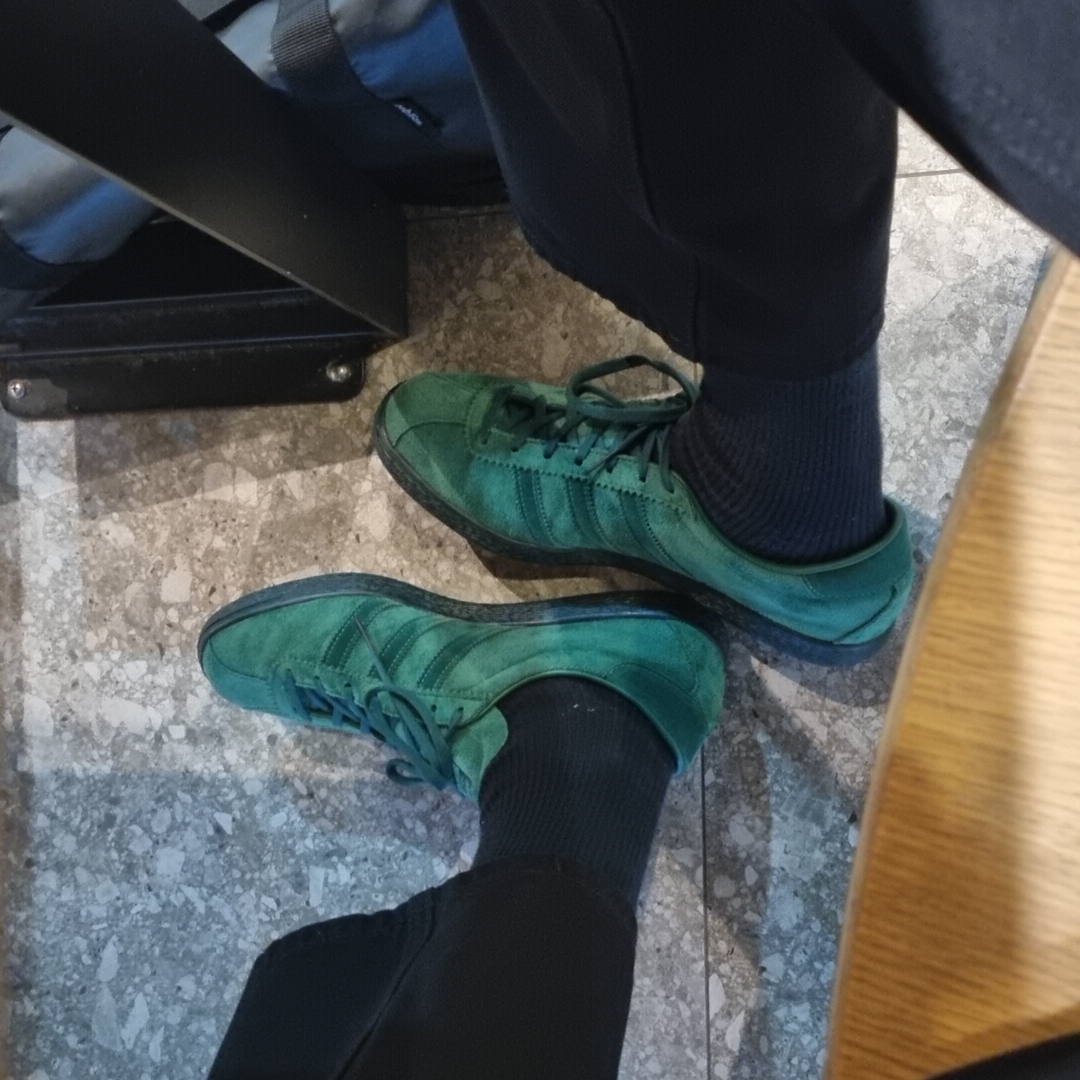 Adidas Tobacco Gruen Dark Green 착용 스타일