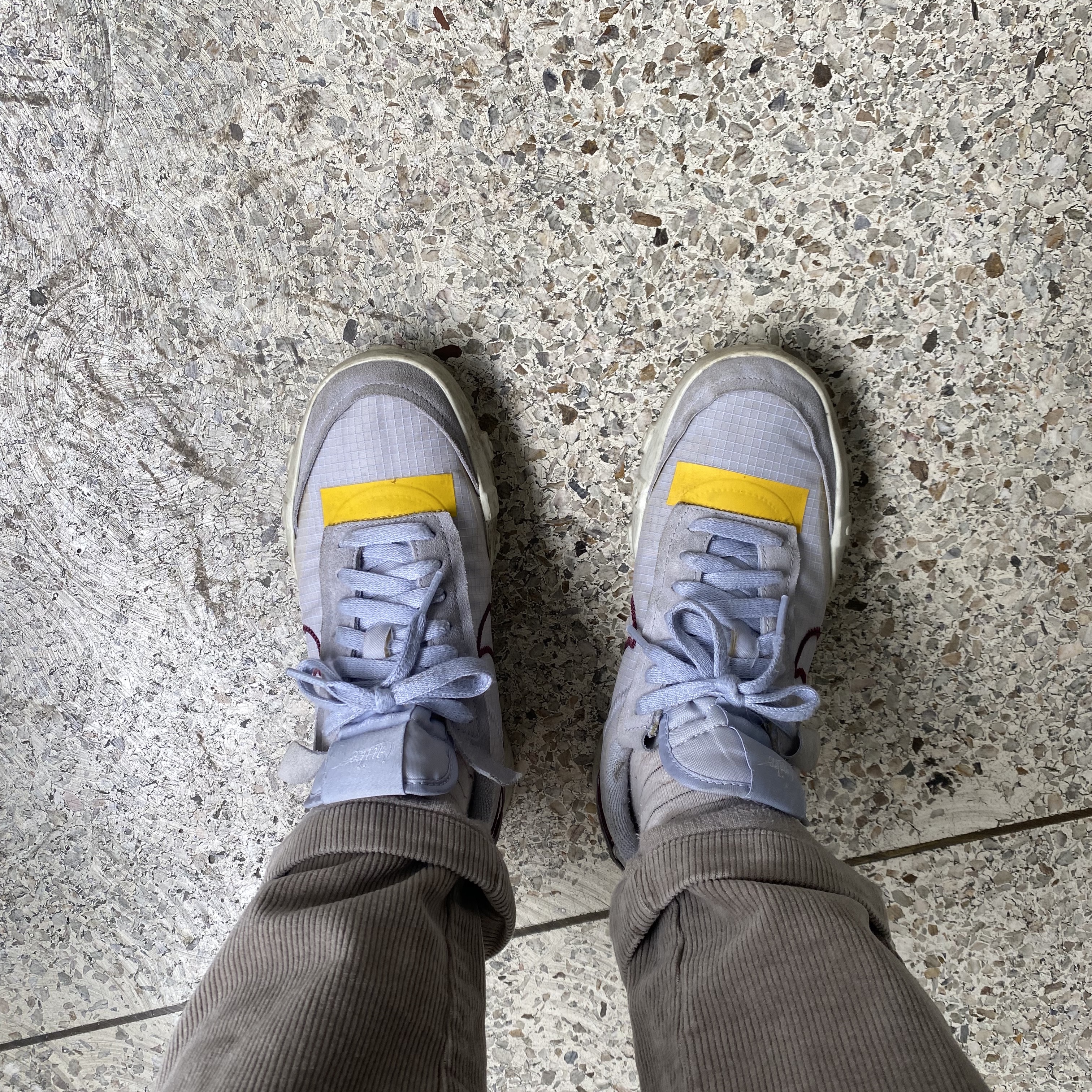 (W) Nike Waffle Racer 2X Ghost Light Bone 착용 스타일