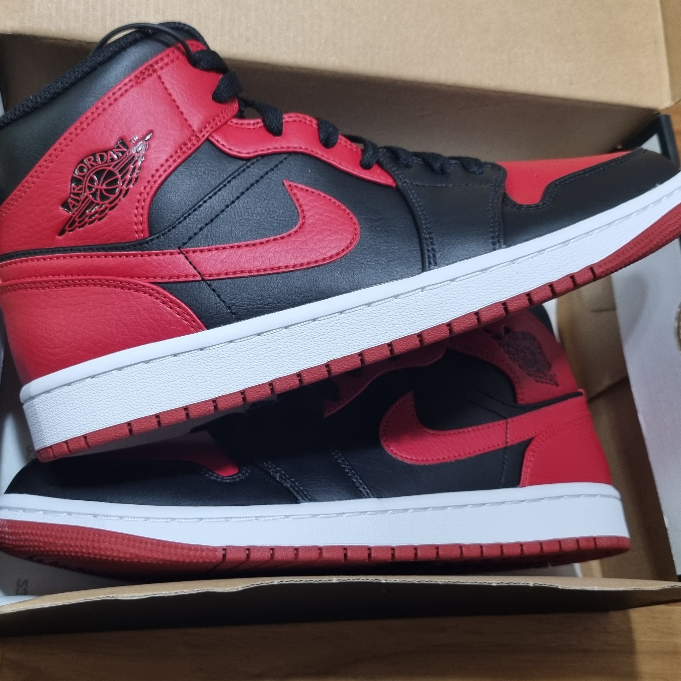 Jordan 1 Mid Bred Banned 2020 착용 스타일 - 2