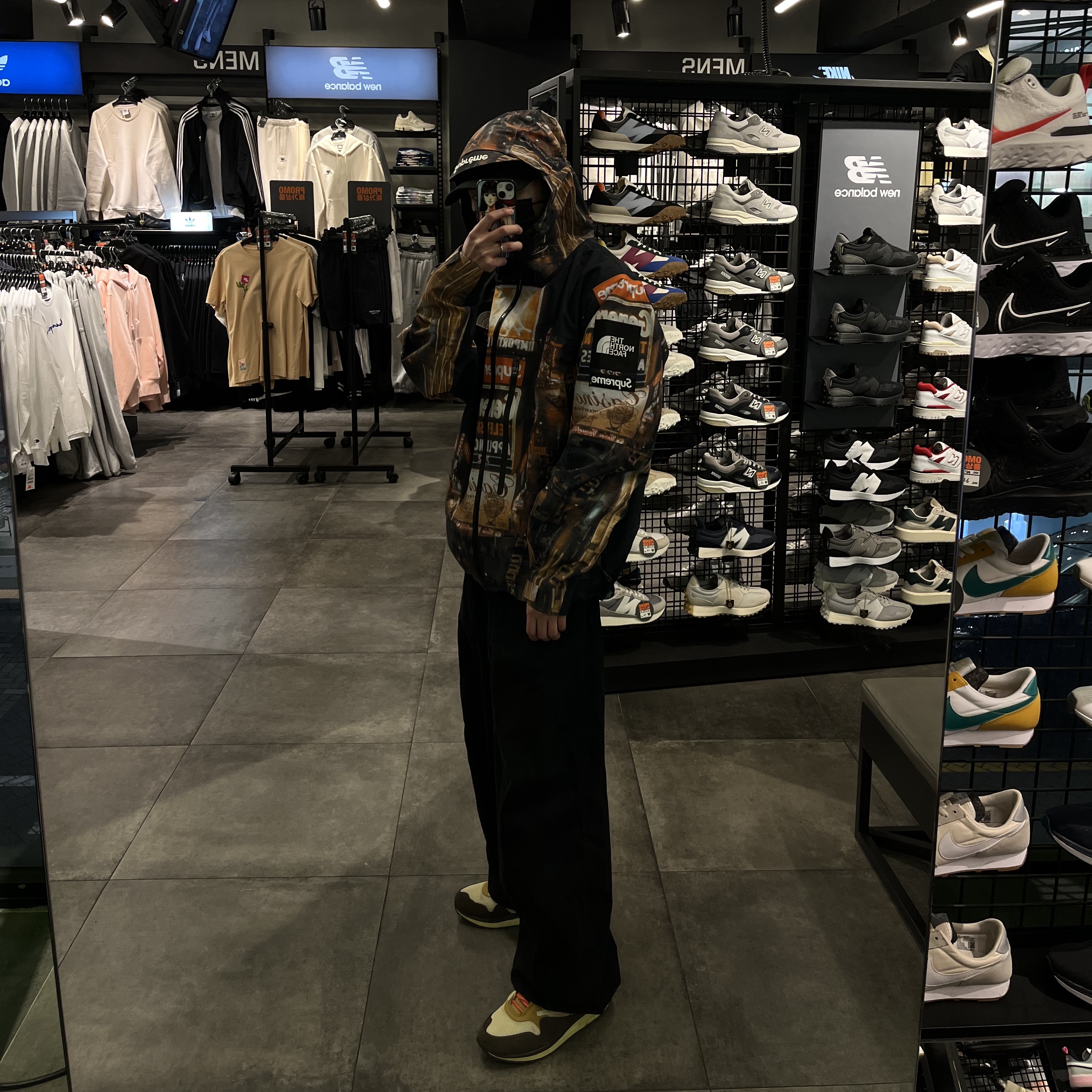 Supreme x The North Face Taped Seam Shell Jacket Times Square - 22FW, Supreme Military Camp Cap Black - 22FW 착용 스타일 - 2