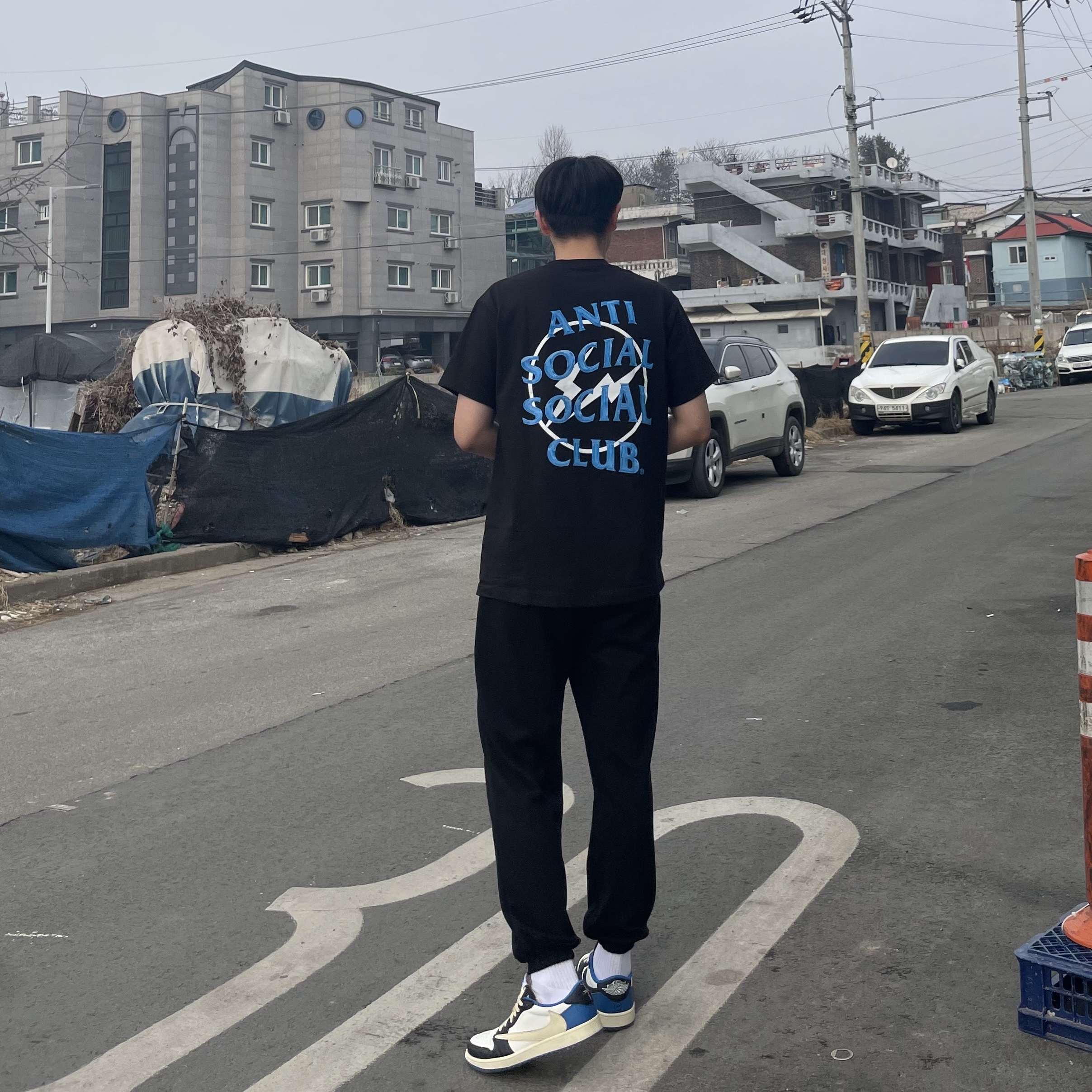 Anti Social Social Club x Fragment Precious Petals T-Shirt Black Blue, Jordan 1 x Travis Scott x Fragment Retro Low OG SP Military Blue 착용 스타일