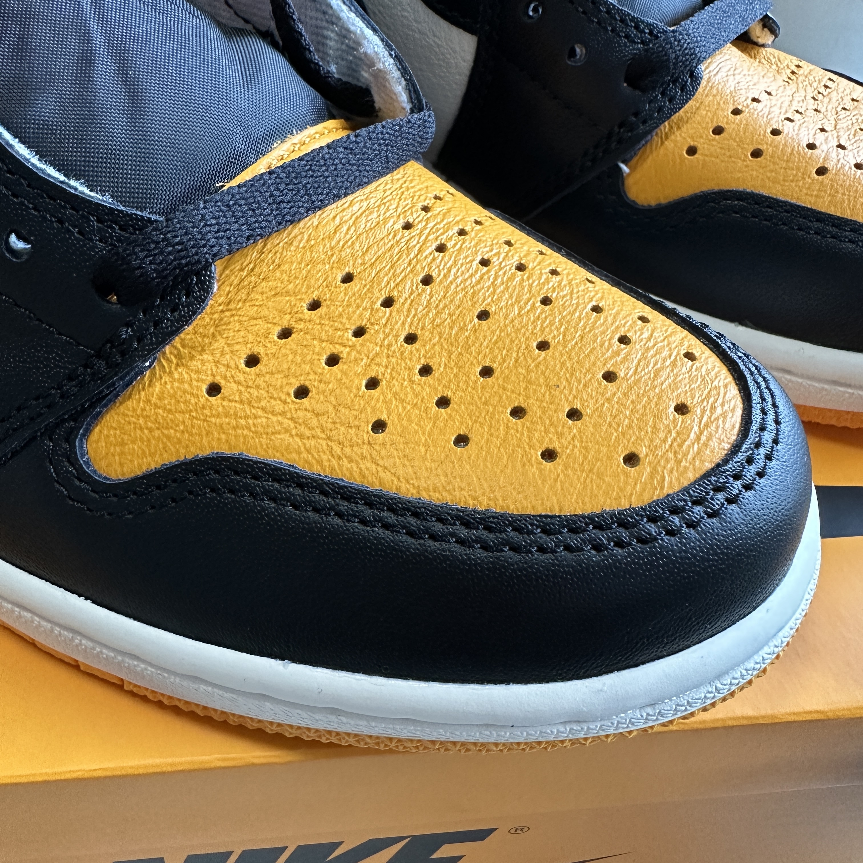 Jordan 1 Retro High OG Taxi 착용 스타일 - 2