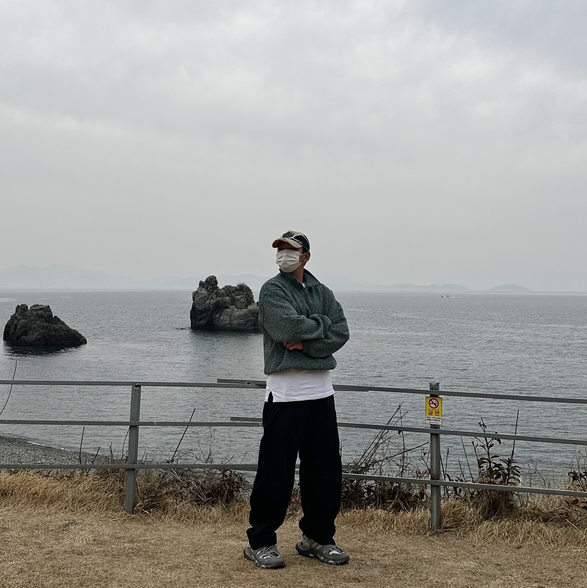 Diesel C-Seymon Treated Denim Baseball Cap Blue White, Balenciaga Track Sneakers Grey White 2019 착용 스타일