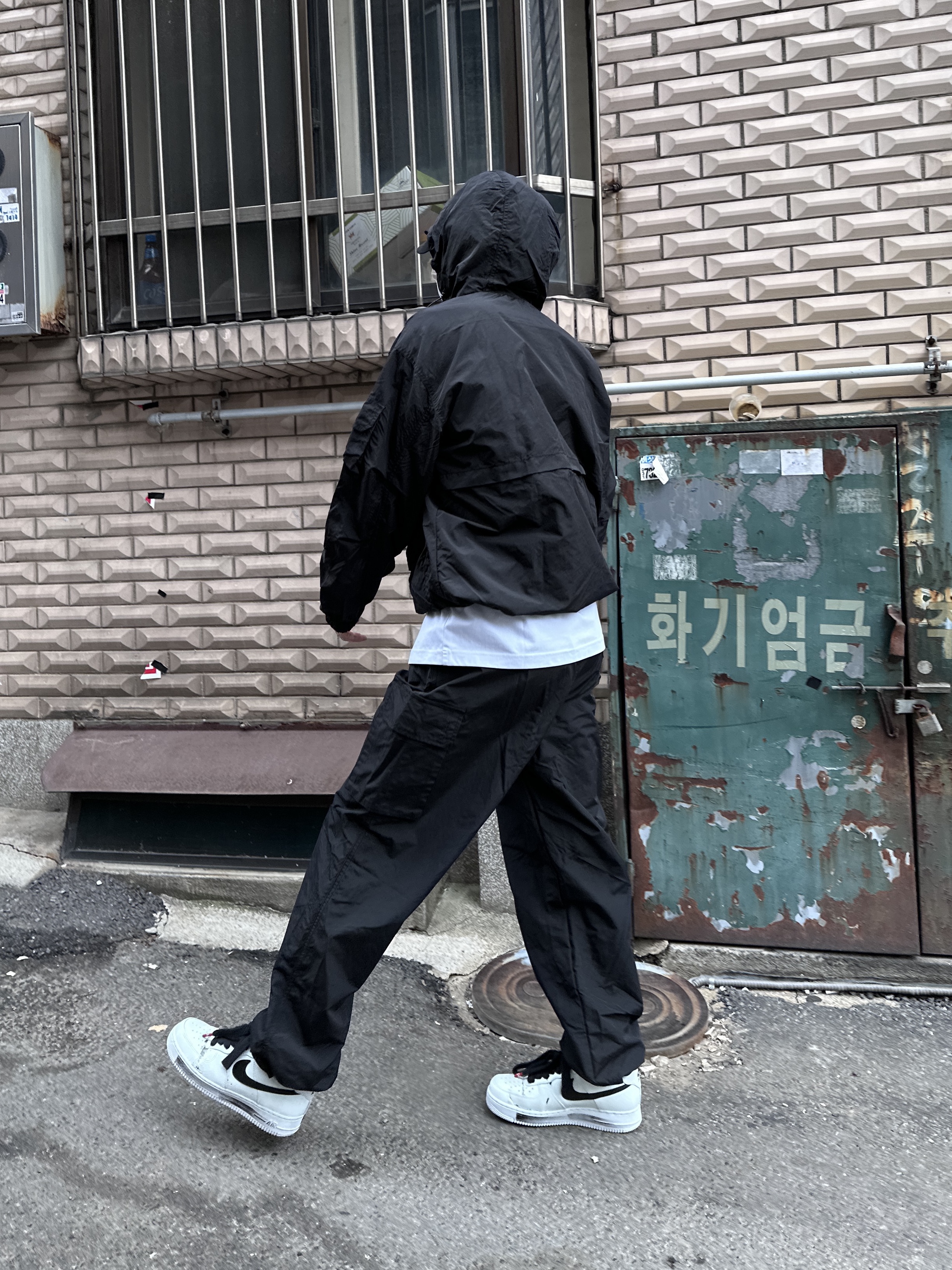 Nike x Peaceminusone Air Force 1 Low Para-Noise 2.0 착용 스타일 - 3