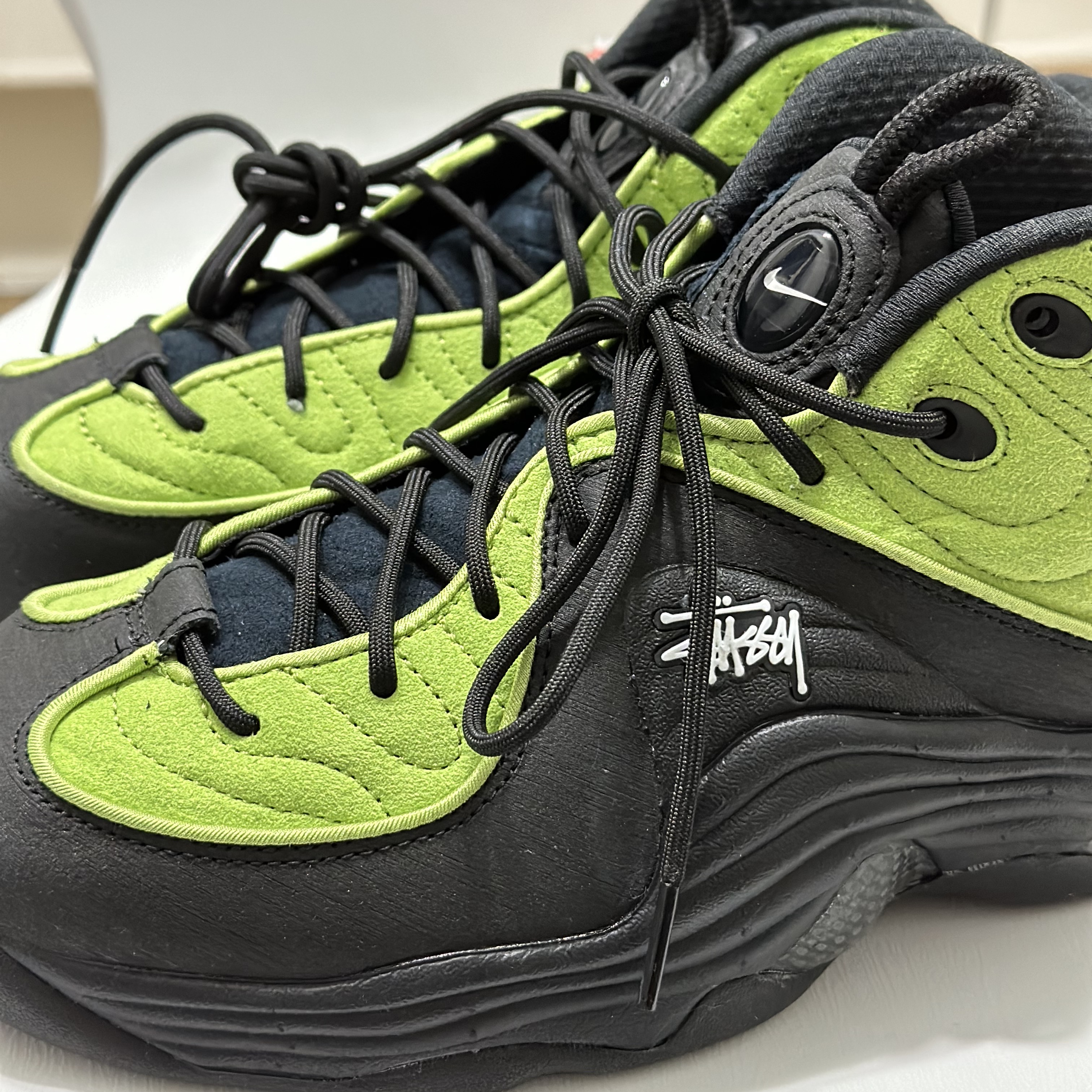 Nike x Stussy Air Penny II Vivid Green and Black 착용 스타일 - 2