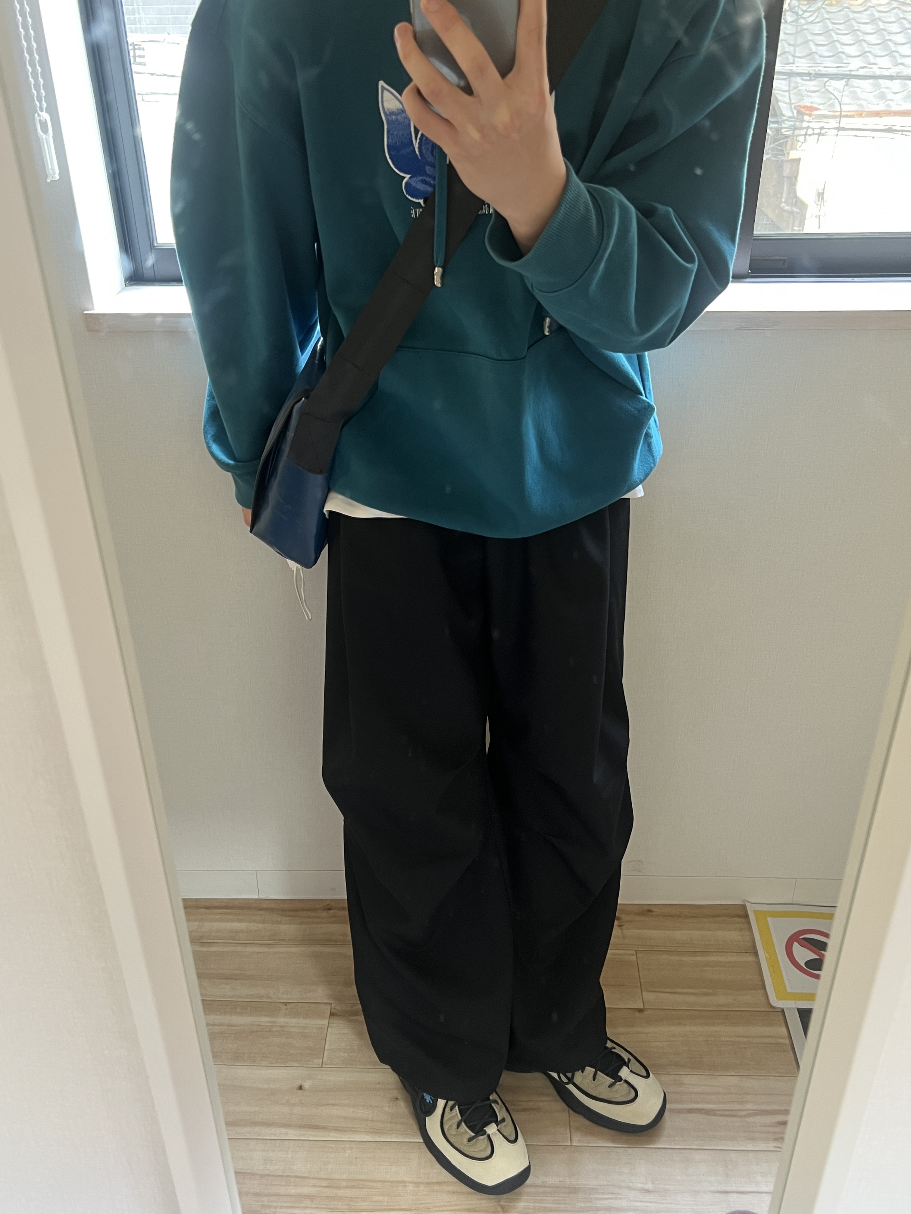 Nike x Stussy Air Penny II Rattan and Limestone, Maison Kitsune x Ader Error Meditation Fox Hoodie Turquoise 착용 스타일 - 1