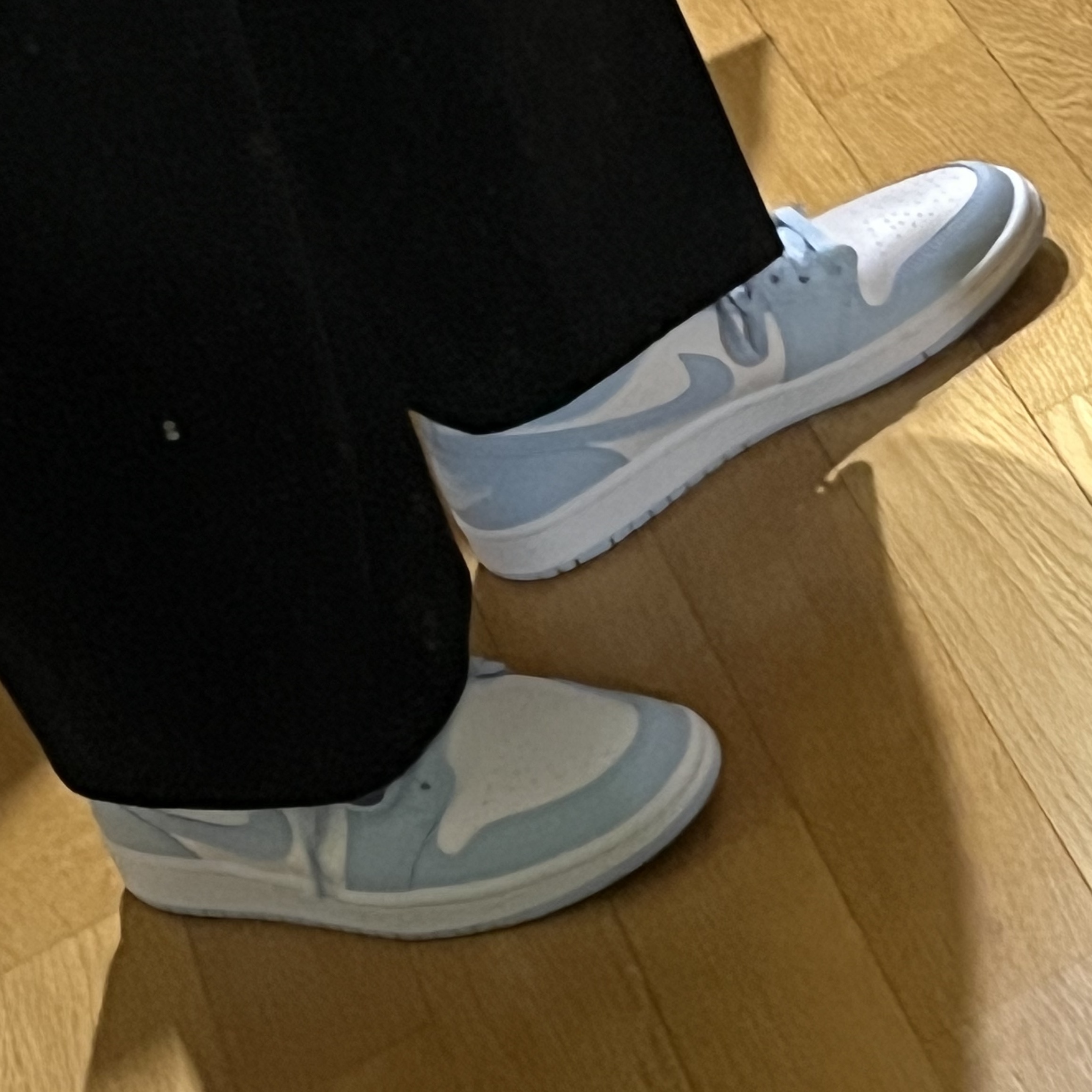 (W) Jordan 1 Low White Ice Blue 착용 스타일