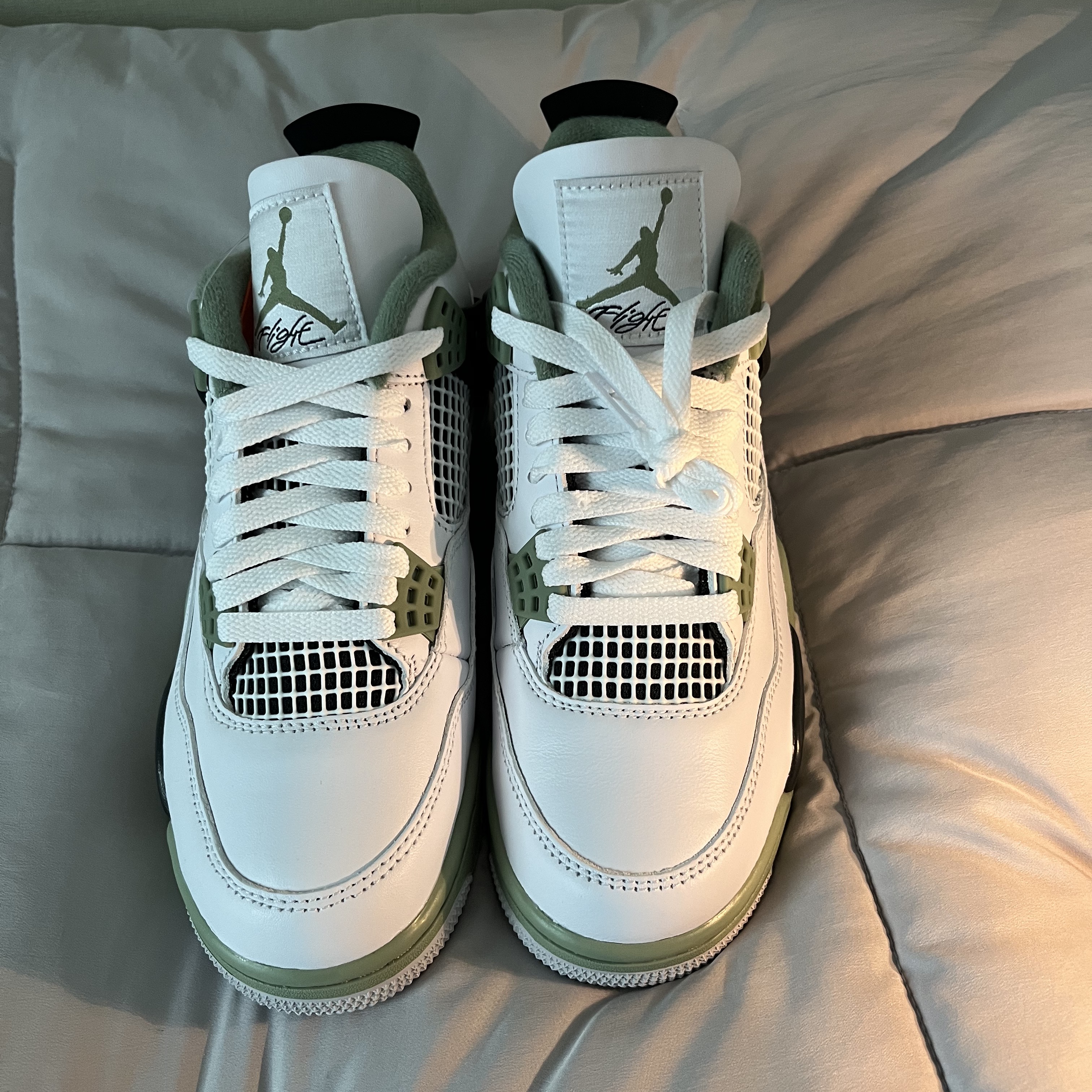 (W) Jordan 4 Retro Oil Green 착용 스타일 - 3