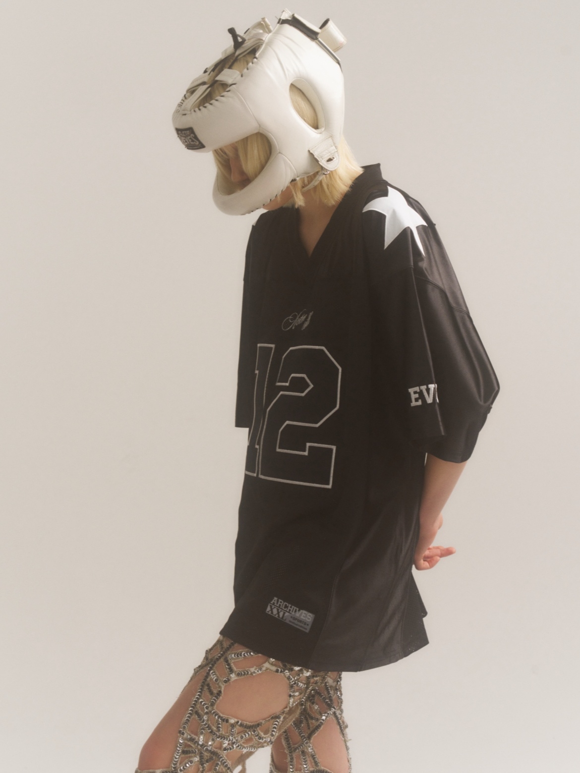 2000Archives Football T-Shirt Black 착용 스타일