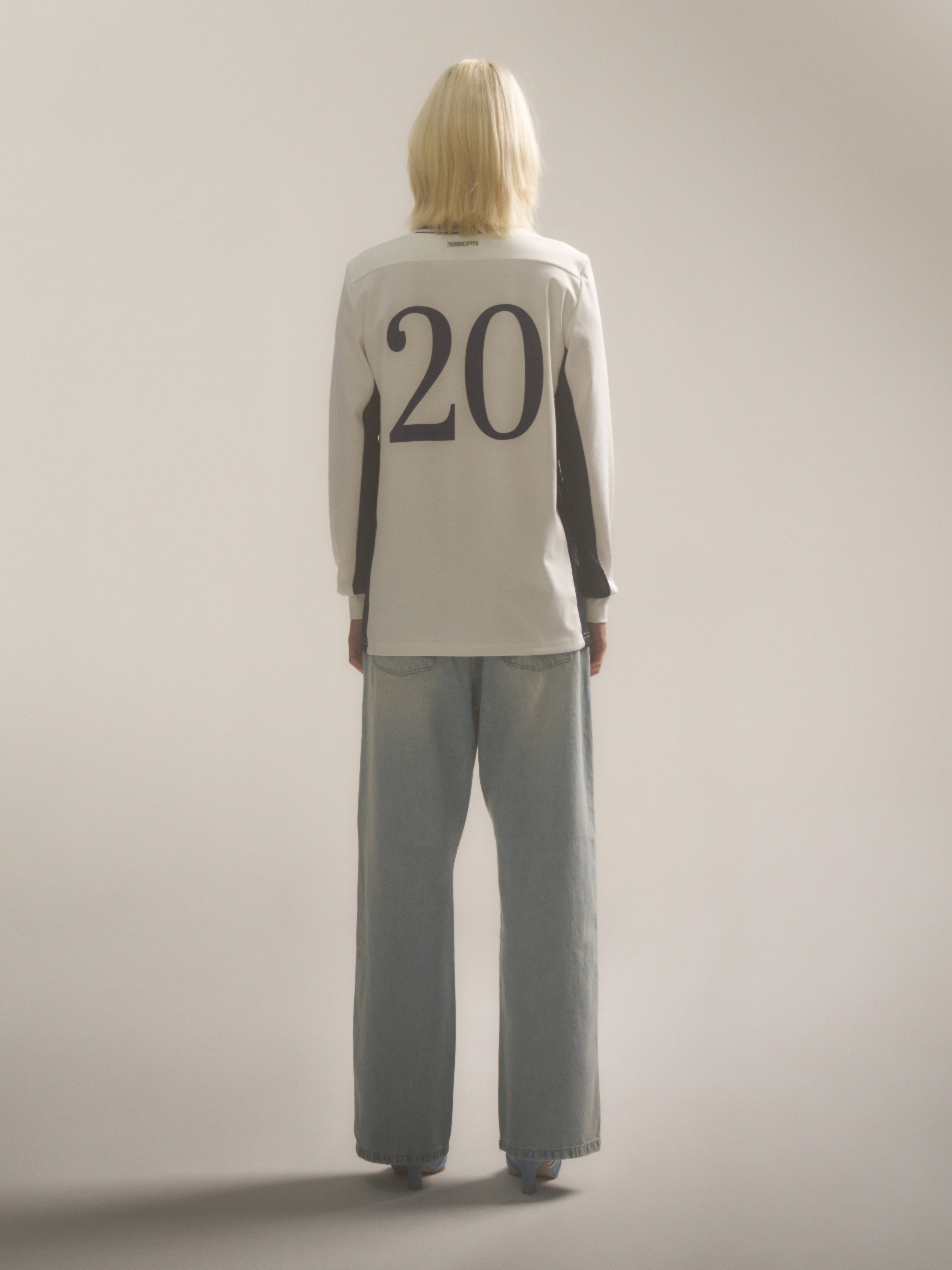 2000Archives Sporty T-Shirt White Pink 착용 스타일 - 3