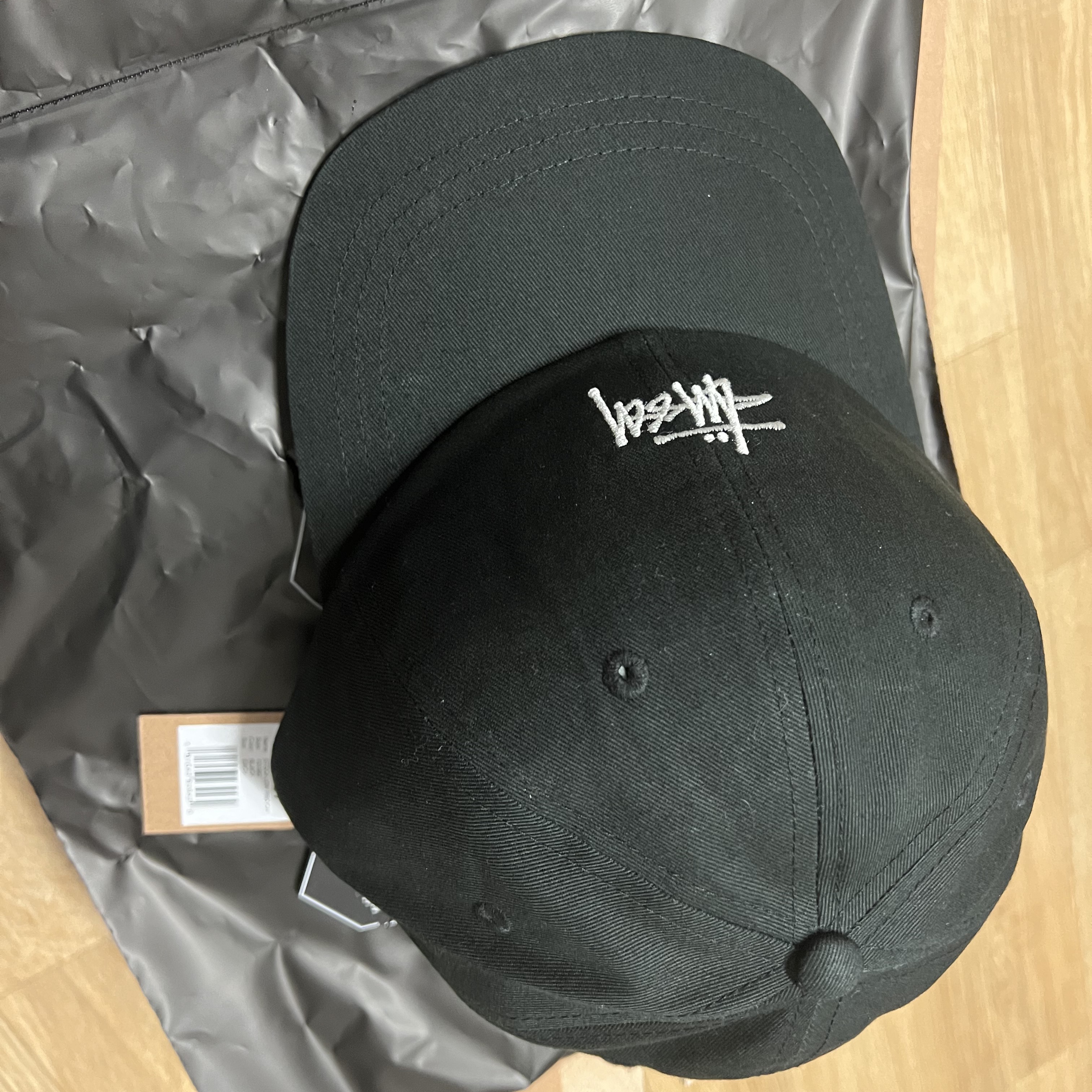Stussy Stock Low Pro Cap Black 착용 스타일