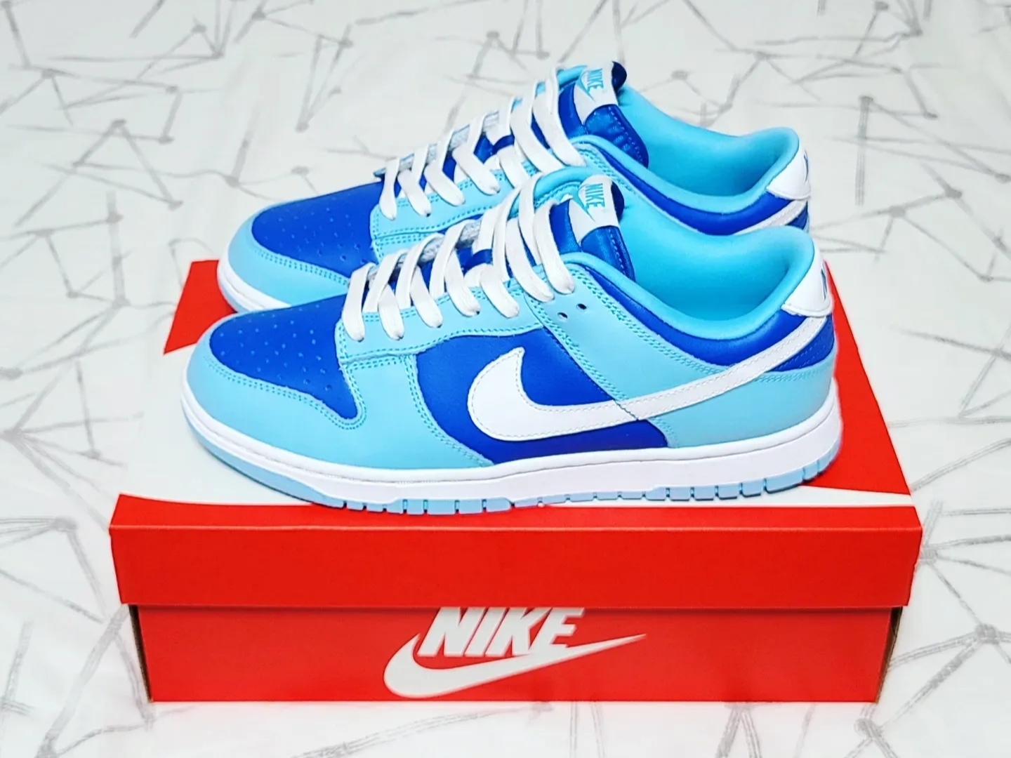 Nike Dunk Low Retro QS Argon 착용 스타일 - 2