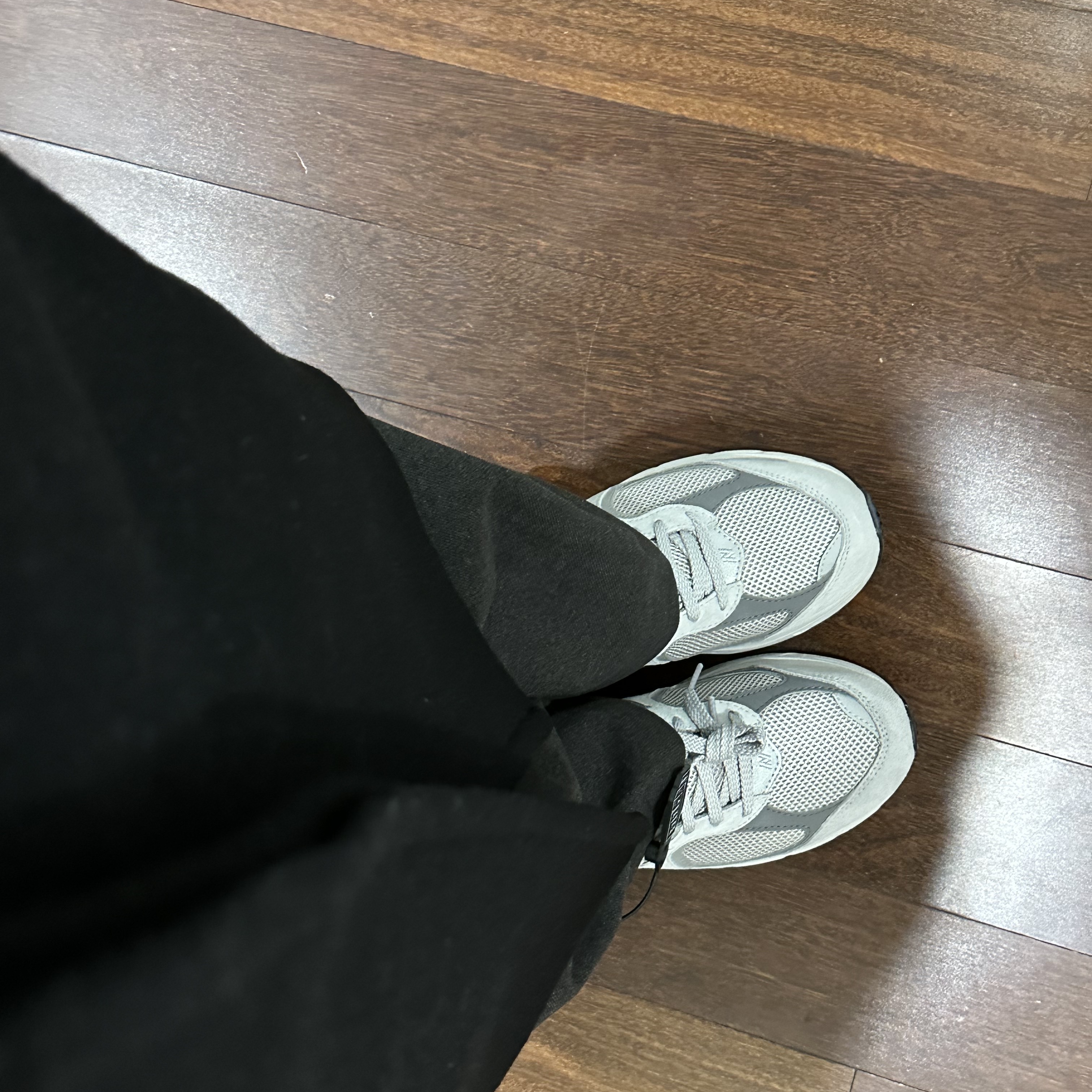 New Balance 2002R T2 Gray 착용 스타일